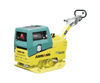 Ruettelplatte Ammann APH5030 online mieten Ruettelplatte Ammann APH5030 schraeg von vorne