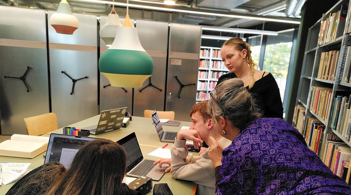 Bibliotheksbesuch Polygraf:innen