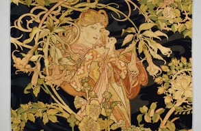 Dekorationsstoff (Jugendstil), Stoffdruck auf Samt, Design Alphons Maria Mucha (1860–1939), um 1905. Prag. Inv.Nr. 1970_159 Objekt aus der Textilsammlung