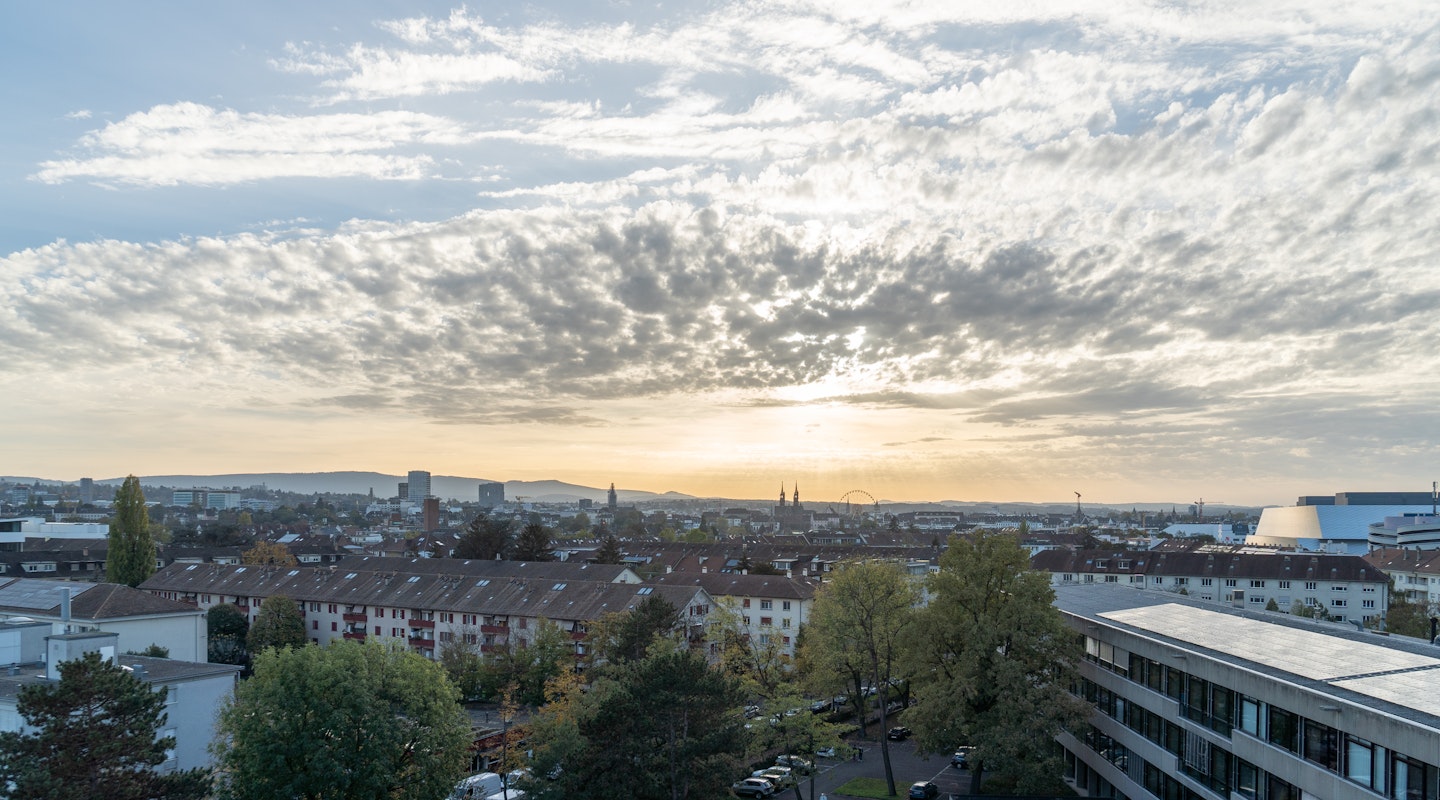 Blick von der Dachterrasse Gebäude G nach Westen Blick vom Gebäude G nach Westen