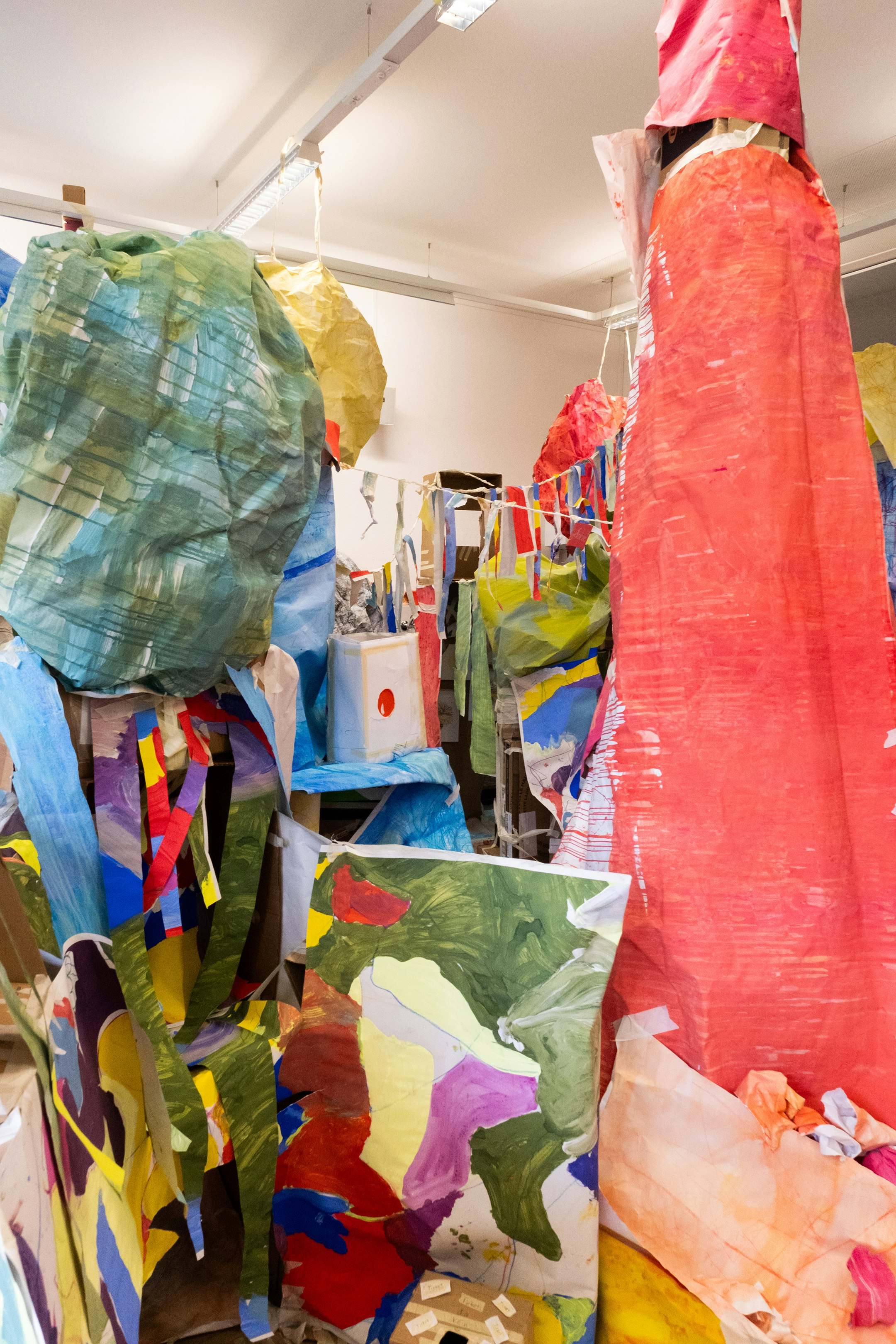 Kartonwelt, Bauen aus Karton im Raum, Workshop für Kinder, K'Werk Bildschule bis 16, Schule für Gestaltung Basel