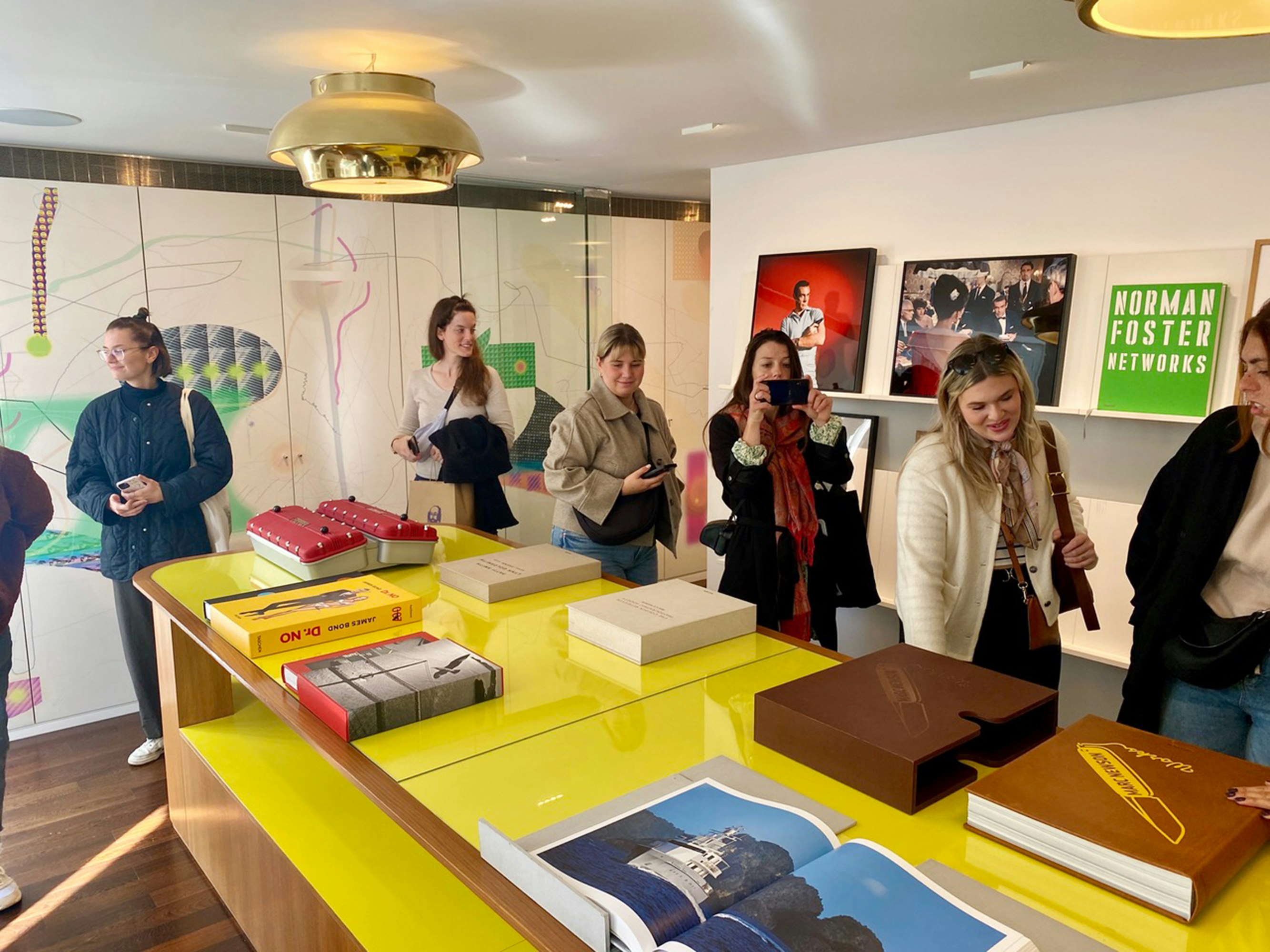 HF Kommunikationsdesign im Raum auf Studienreise in Paris