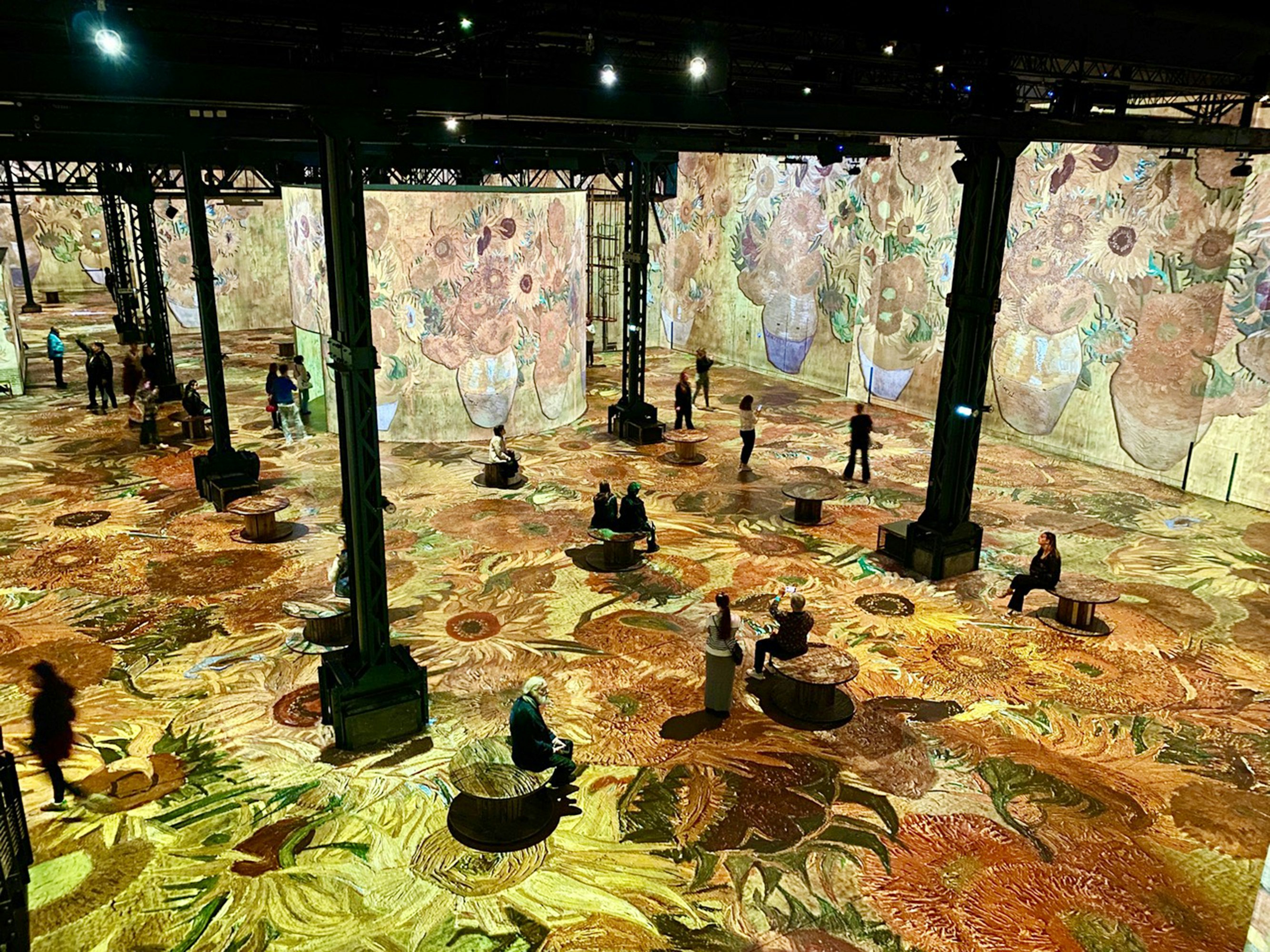 HF Kommunikationsdesign im Raum auf Studienreise in Paris