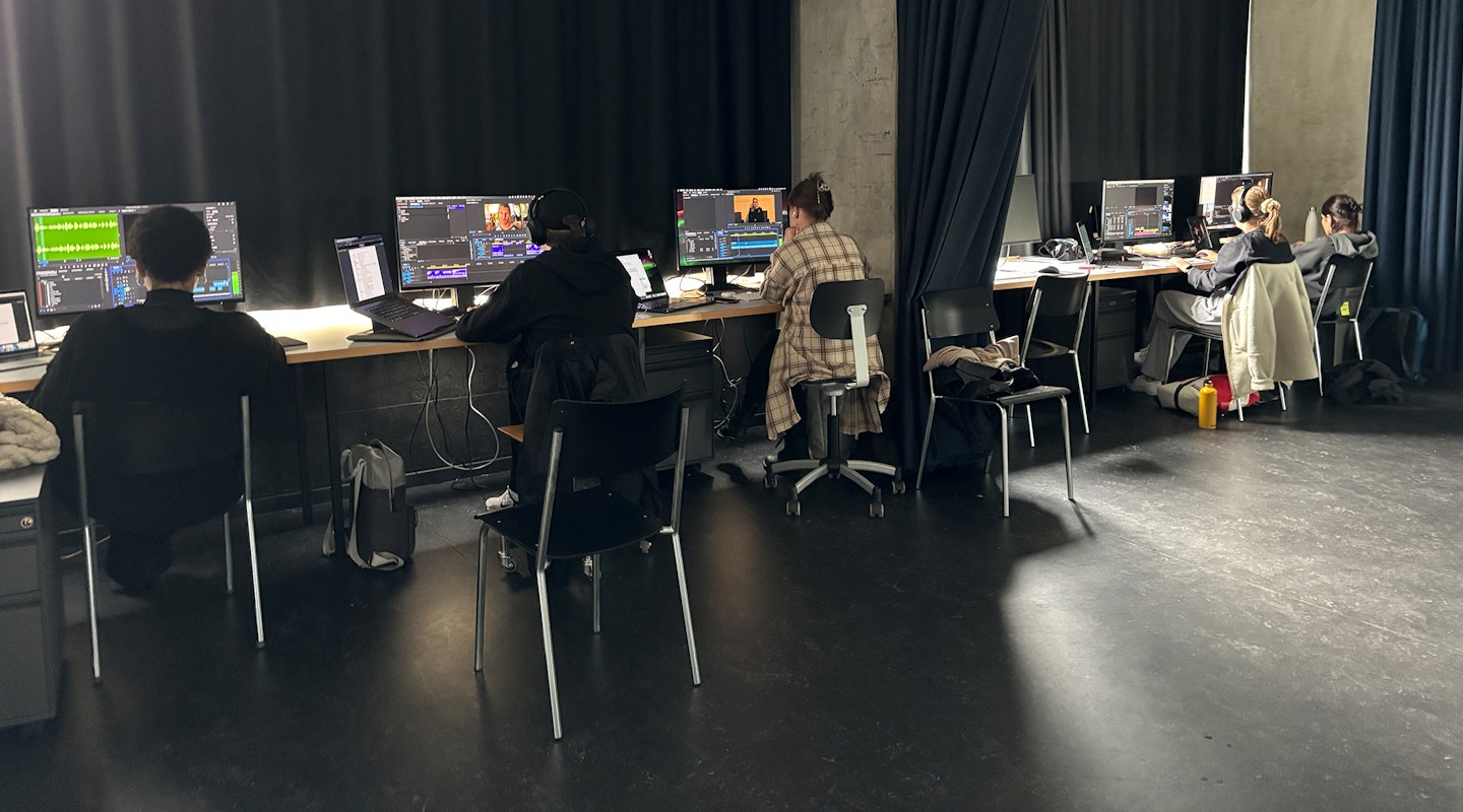 Lukas Gähwiler Studierende HF VG am Arbeiten