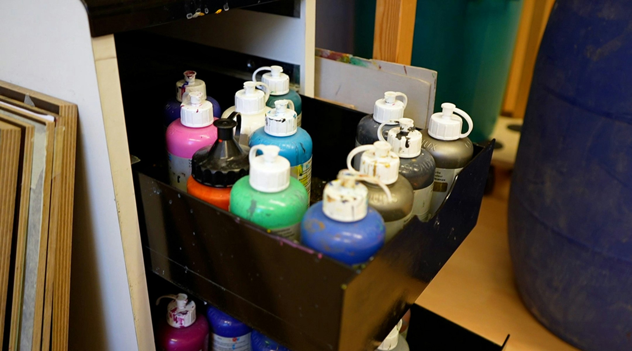 Debora Glutz Videostill Farbtuben