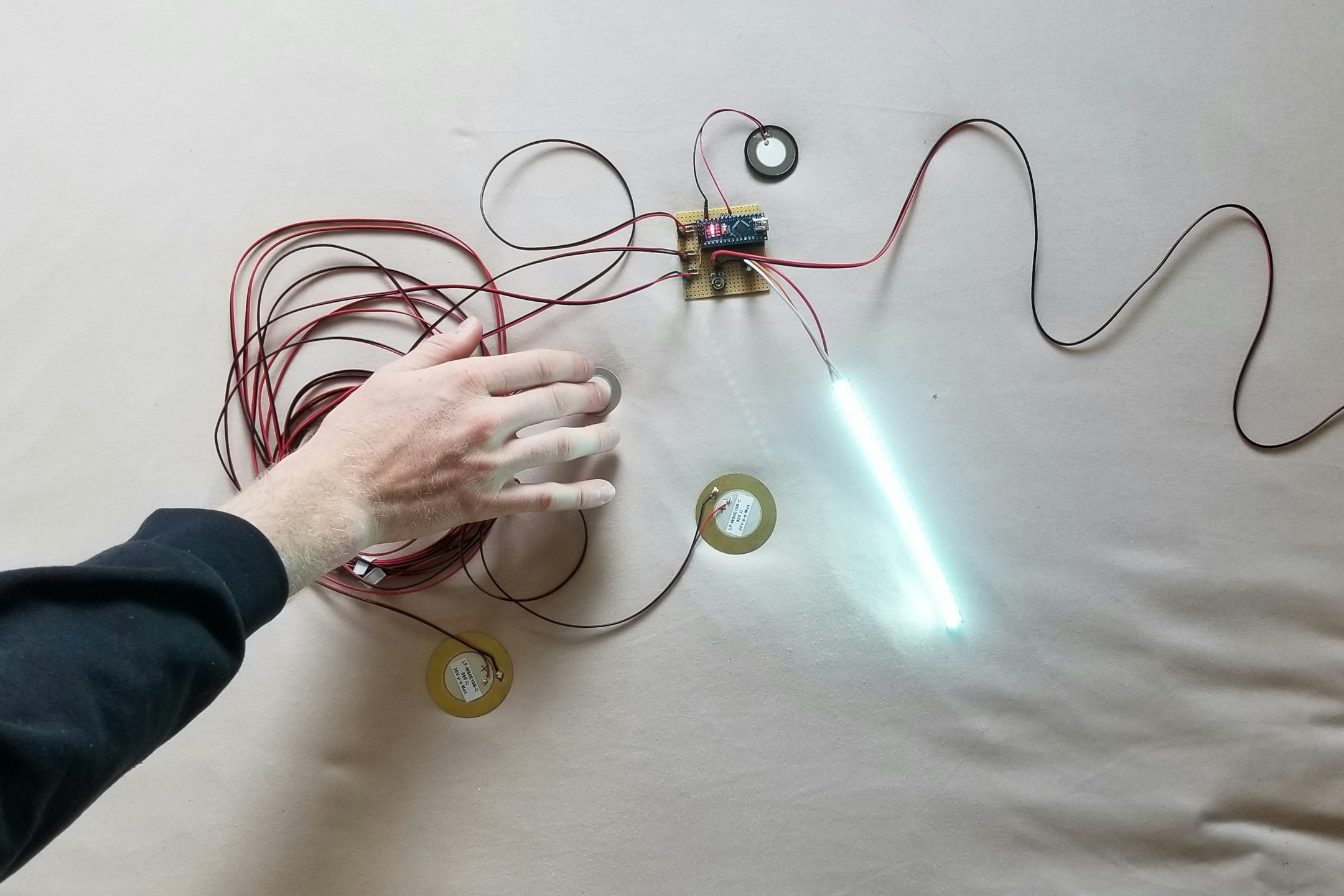 Kabel, Installation und Hand