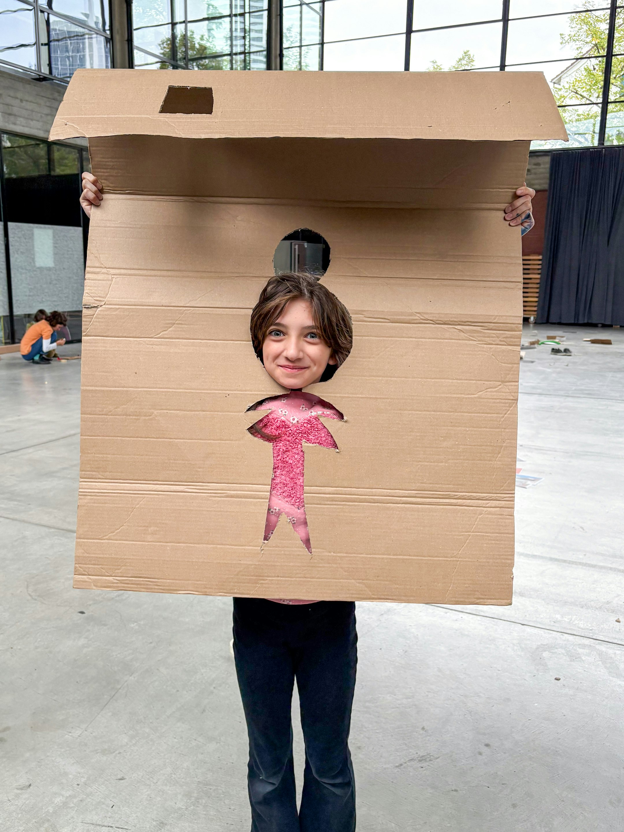 Portrait, Karton mit Öffnung