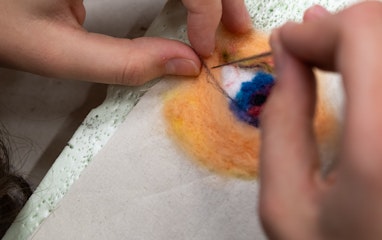 Bild aus dem Unterricht Stoff und Faden