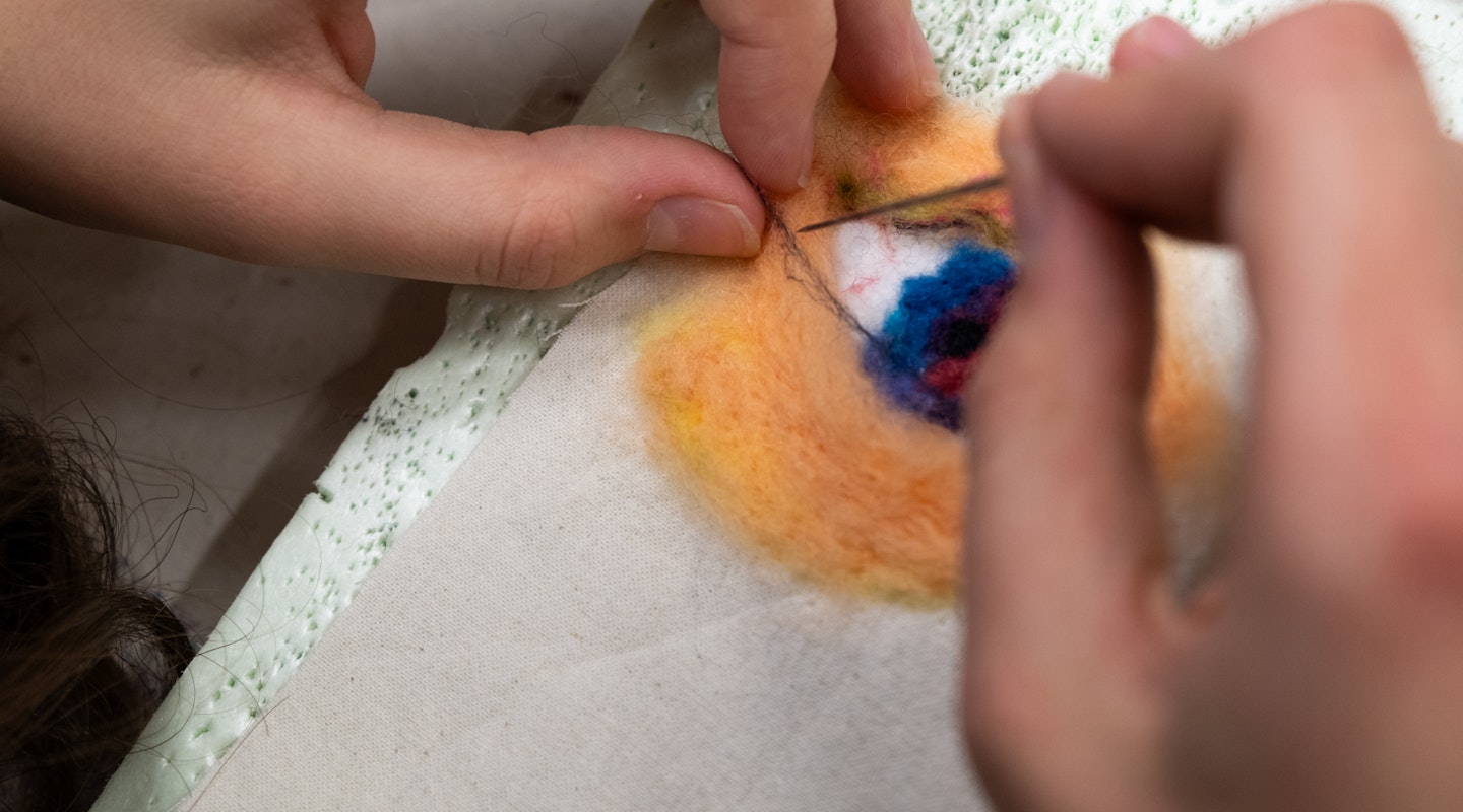 Bild aus dem Unterricht Stoff und Faden