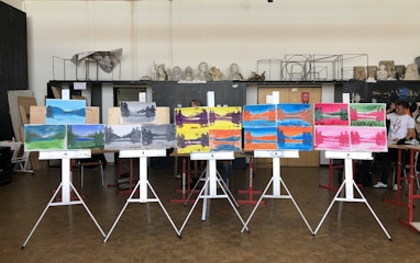 Bilder auf Staffelei