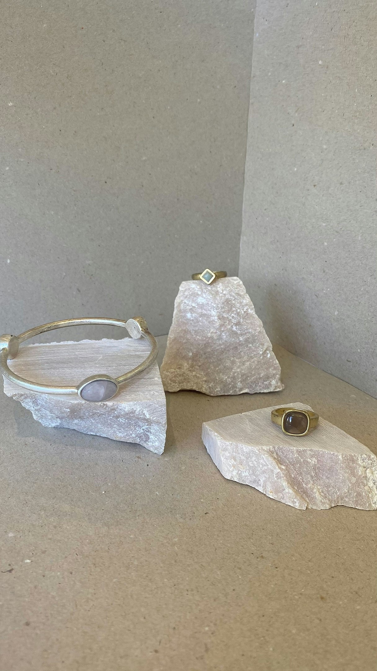 Charlotte Frisch Schaufenstergestaltung Goldschmied:in EFZ