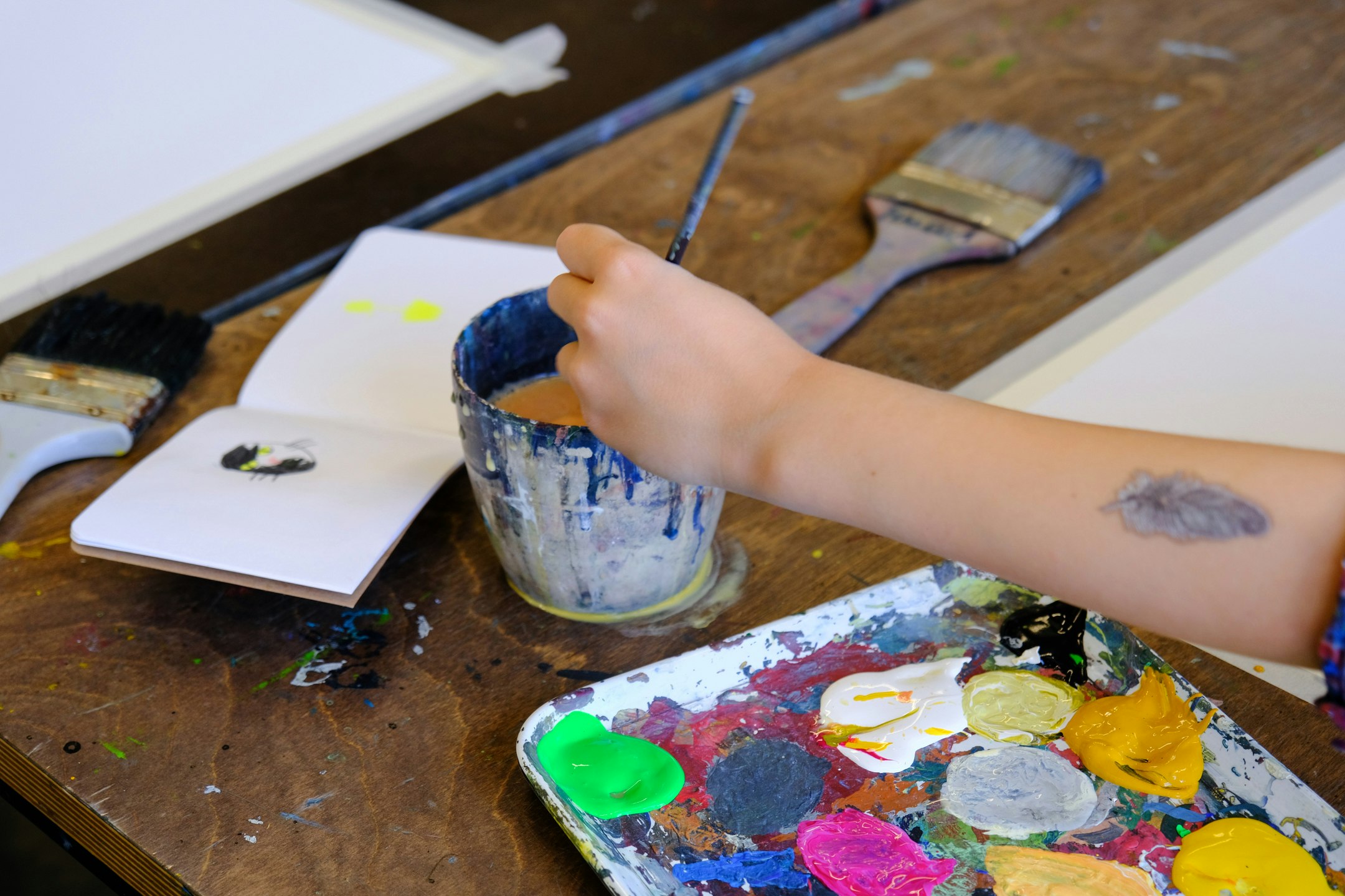 Unterricht im Kurs Malen 1 in der K'Werk Bildschule bis 16, SfG Basel