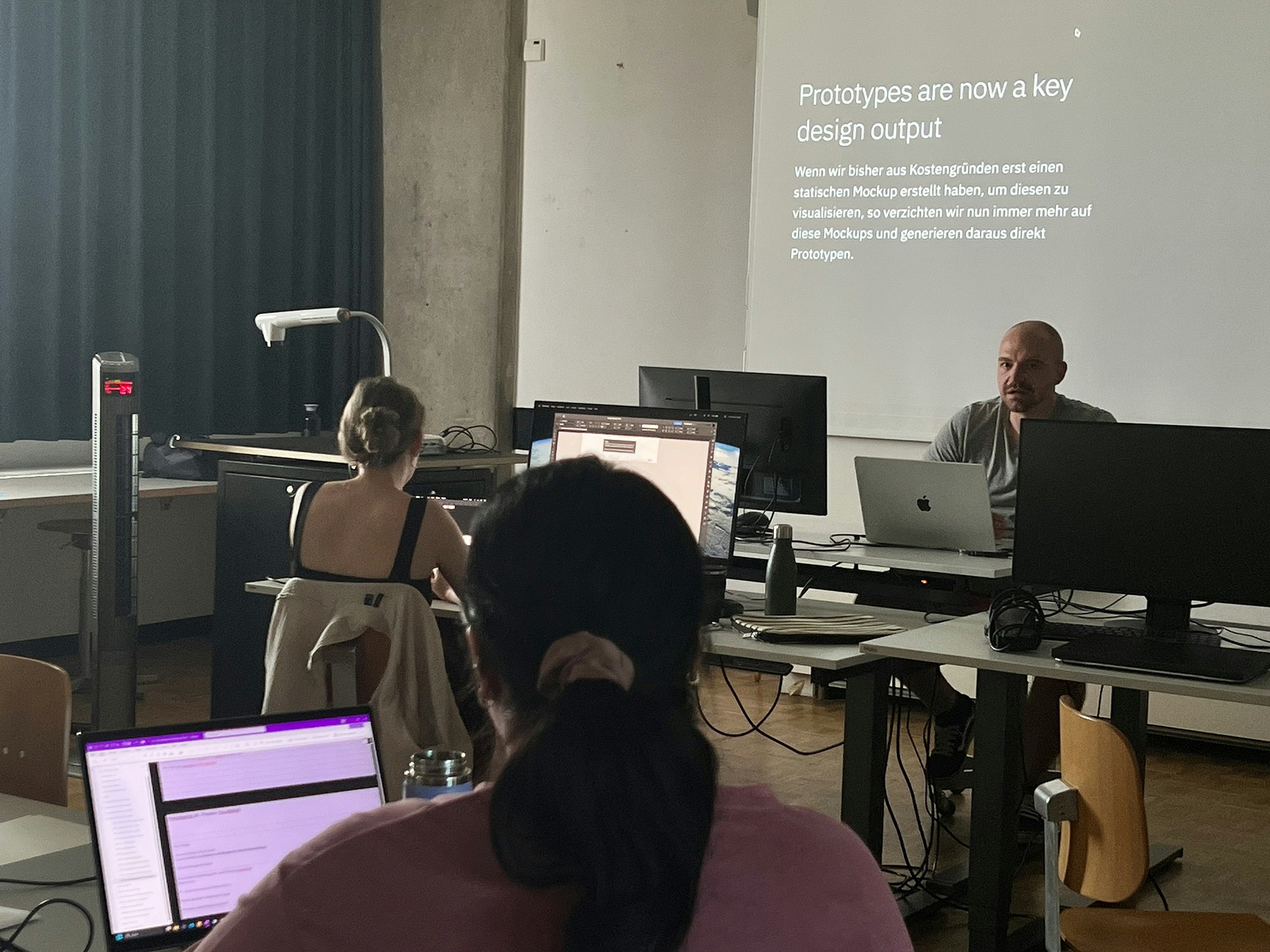 Fachinput zu KI-gestütztem Prototyping und digitalen Entwicklungsprozessen. Praxisprojekt 3 HF IAD