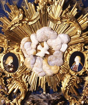 Stoup decorated with the Annunciation