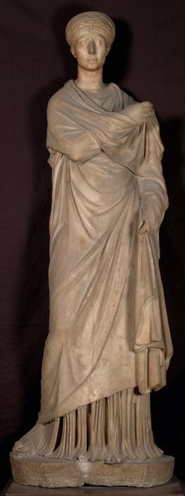 "Piccola Ercolanese” type female statue