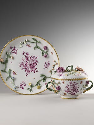 Broth cup with saucer