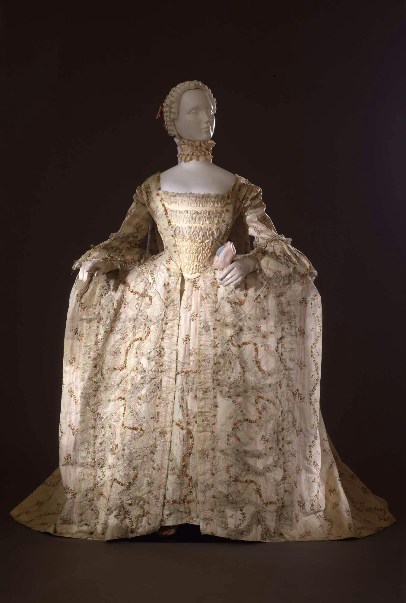 Lady’s dress