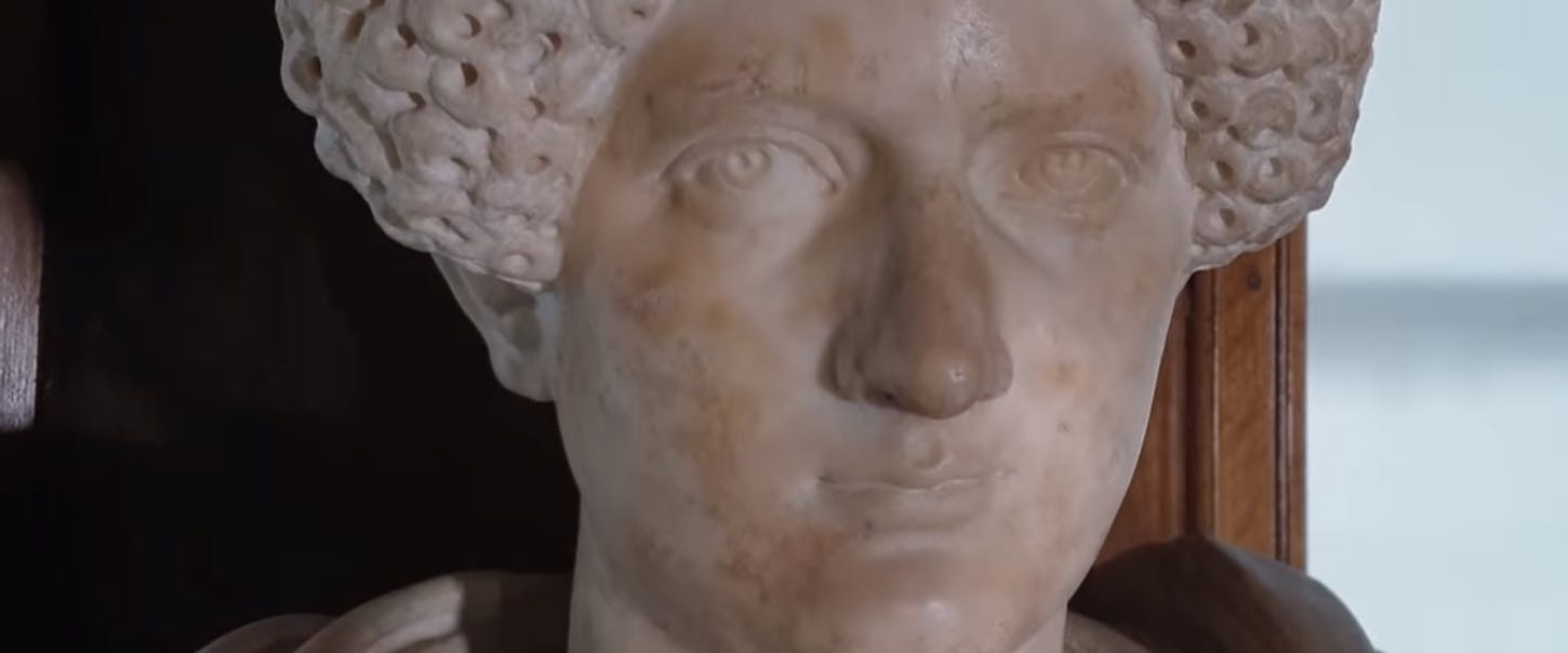 Domitia Longina, wife of Emperor Domitian: a powerful woman