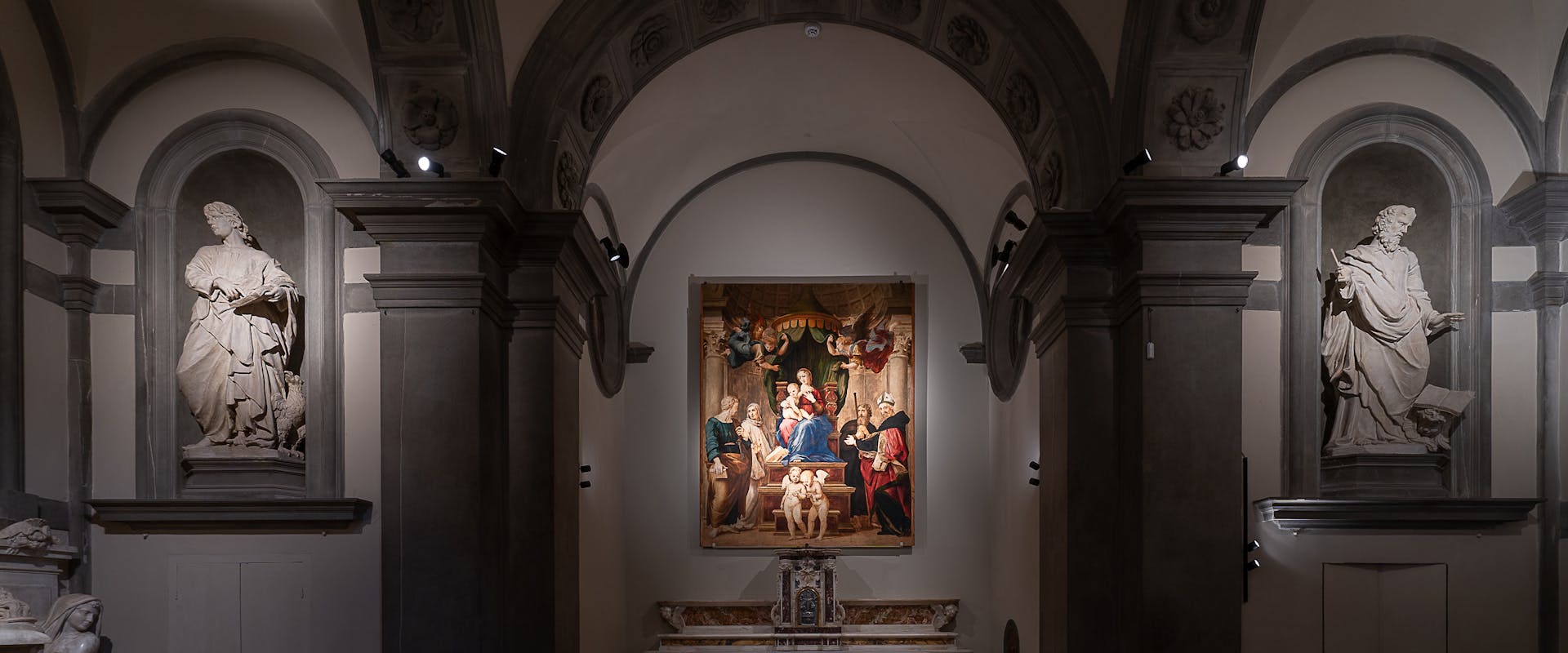Raphael, The Madonna of the Canopy on display in Pescia's Cathedral Raphael, The Madonna of the Canopy on display in Pescia's Cathedral