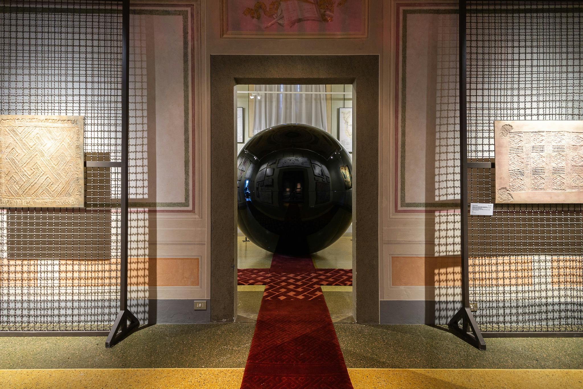 The History of the Kingdom of Congo in the Medicean residence of Palazzo Pitti: Sammy Baloji's installations tell the tale
