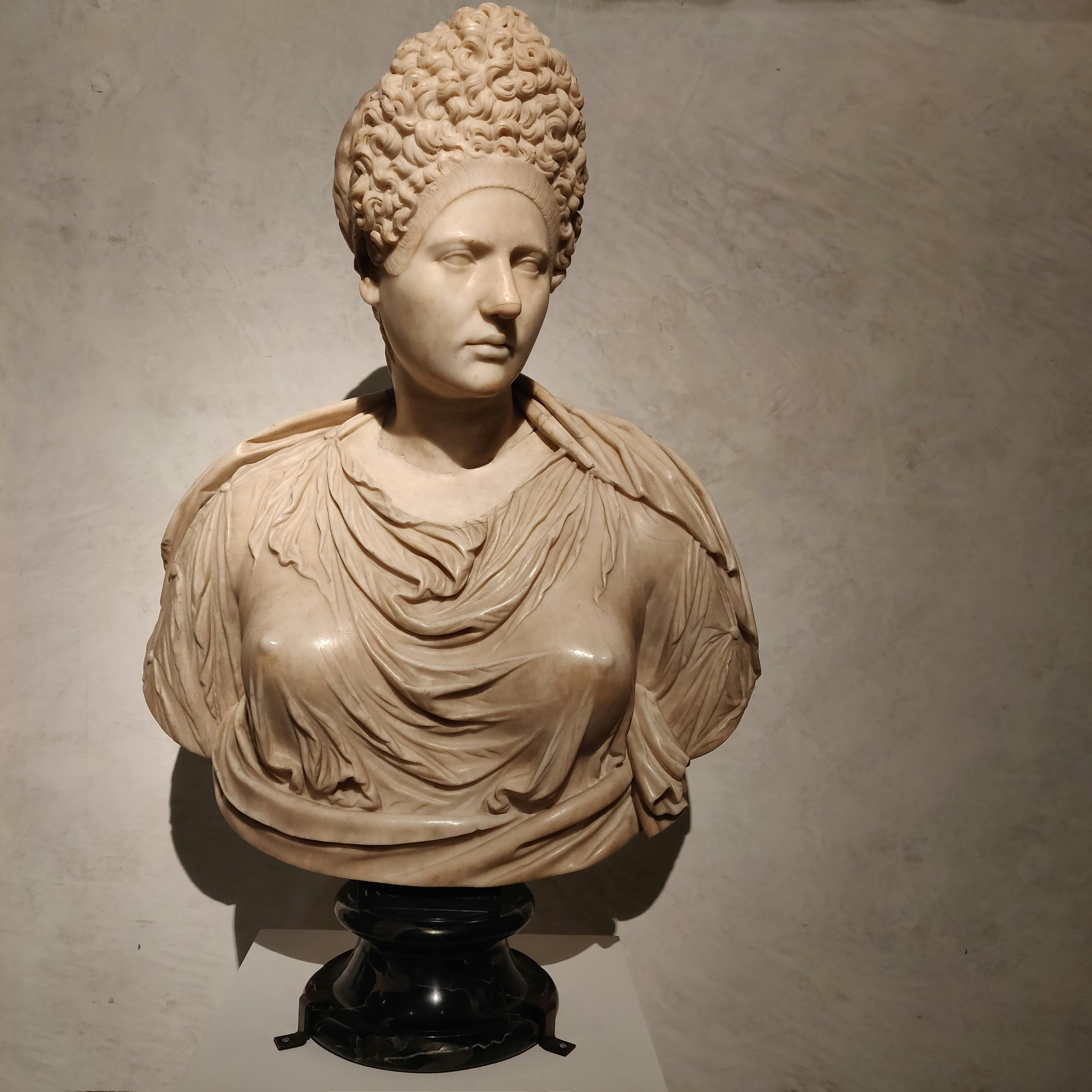 Imperatrici, matrone, liberte. Volti e segreti delle donne romane
