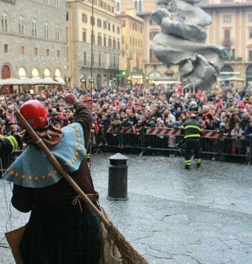 La Befana incontra l’arte e moltiplica la solidarietà!