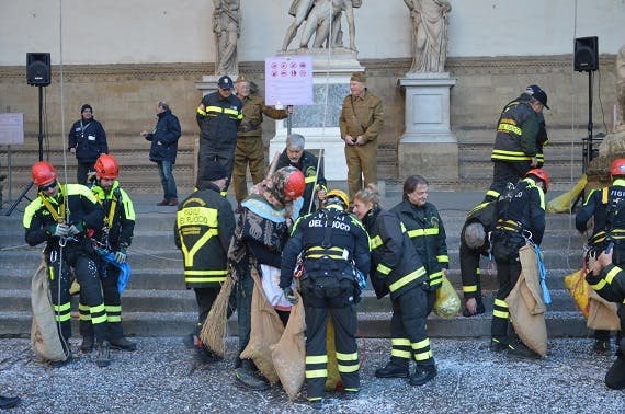 La Befana incontra l’arte e moltiplica la solidarietà!