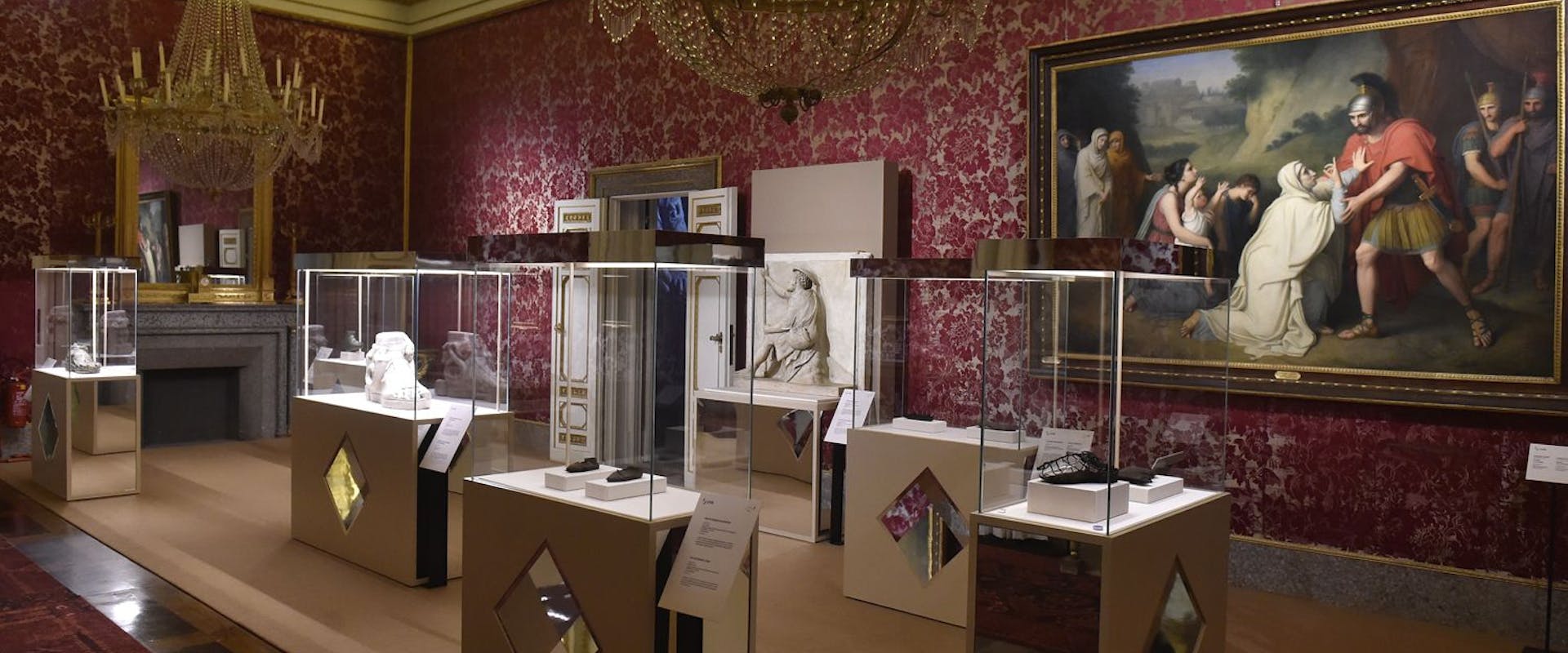 Worn by the Gods. The Art of shoemaking in the ancient world, the epic movie and contemporary fashion Worn by the Gods. The Art of shoemaking in the ancient world, the epic movie and contemporary fashion