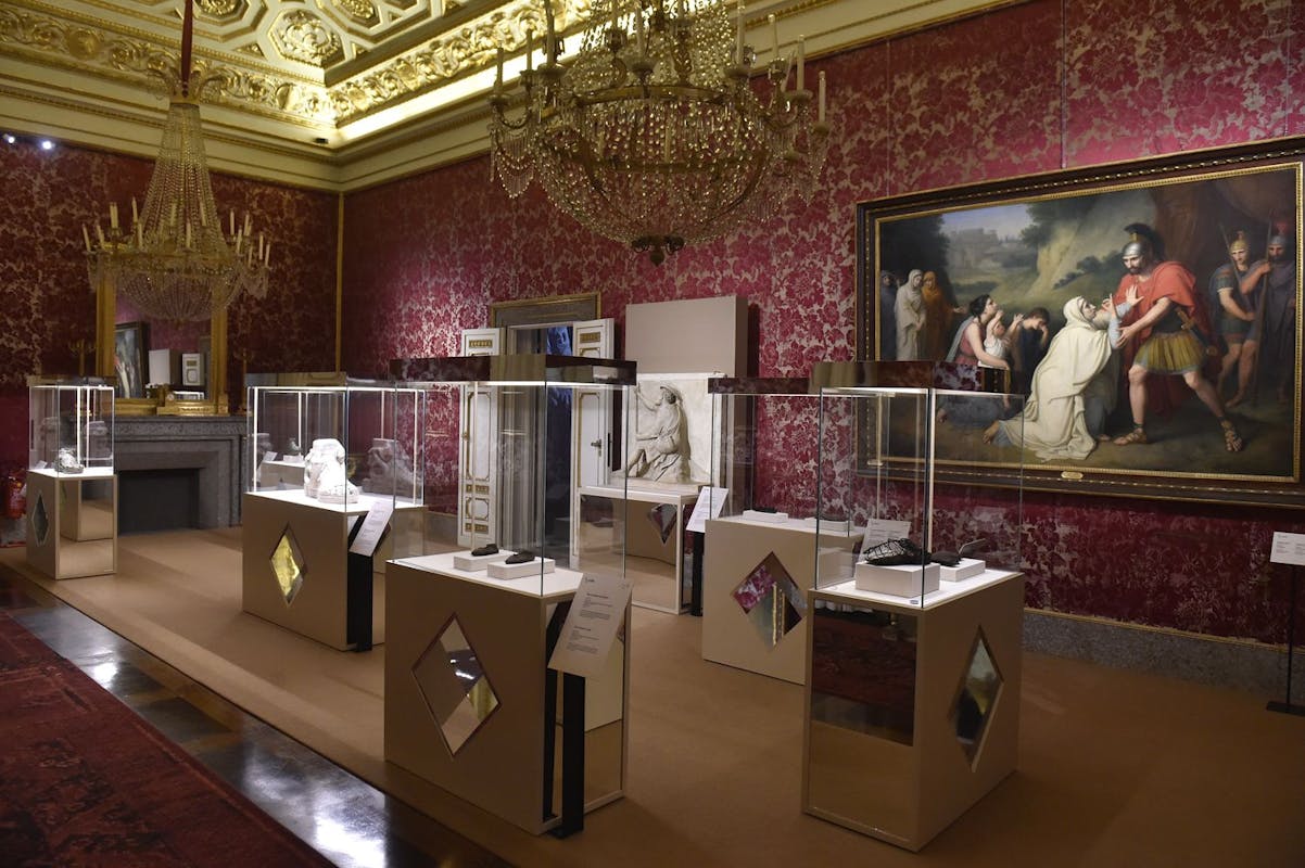 Ai piedi degli dei. L'arte della calzatura tra antica Roma, cinema colossal e moda contemporanea