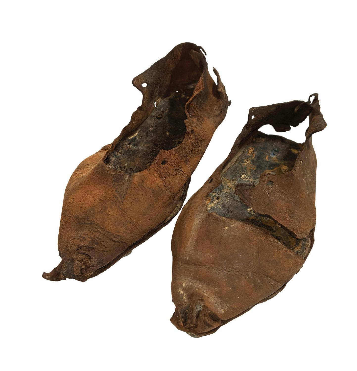 Worn by the Gods. The Art of shoemaking in the ancient world, the epic movie and contemporary fashion