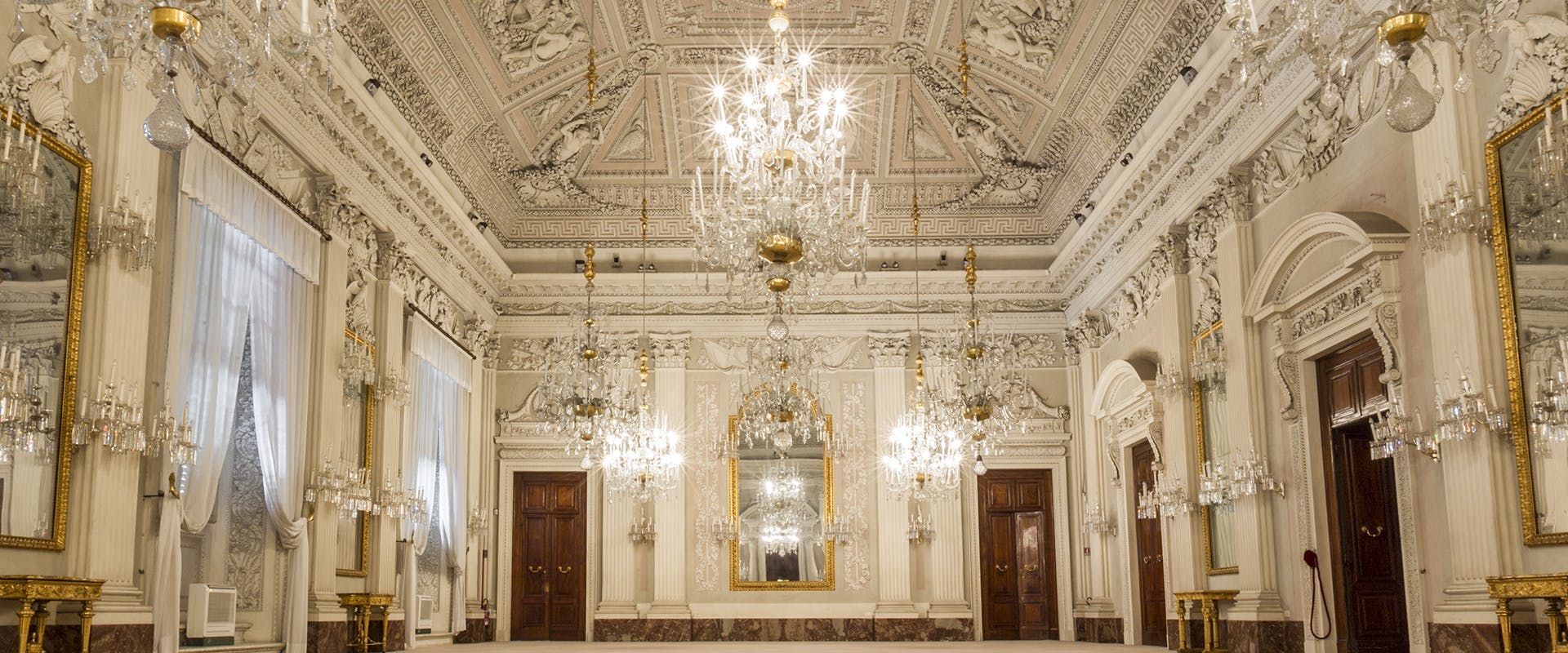 Maggio Musicale Fiorentino presents the second date with the Cycle Mozart in the White Room of Palazzo Pitti Maggio Musicale Fiorentino presents the second date with the Cycle Mozart in the White Room of Palazzo Pitti