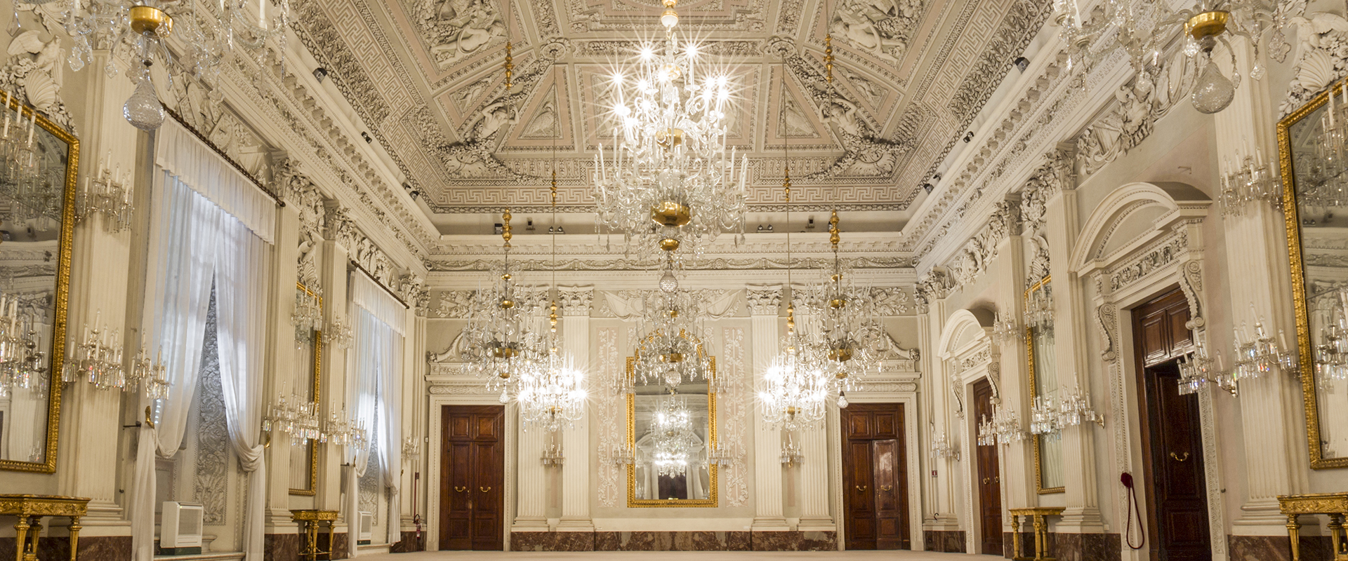 Maggio Musicale Fiorentino presents concerts of Mozart Cycle in the White Room of Pitti Palace