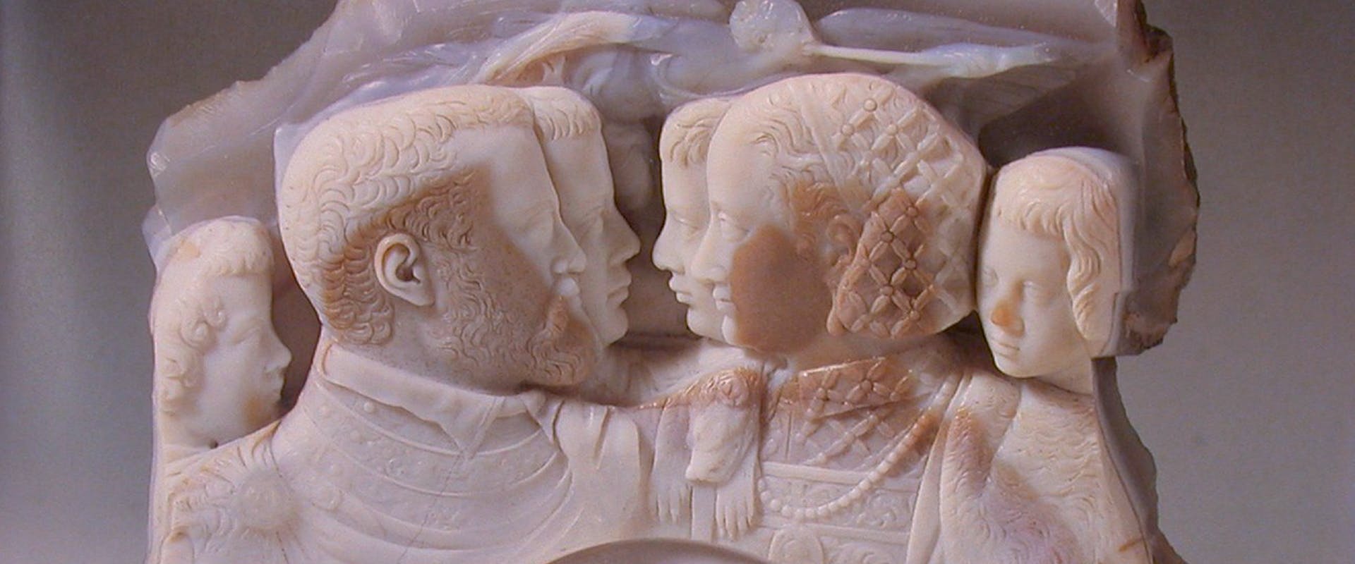 Pregio e bellezza. Cammei e intagli dei Medici