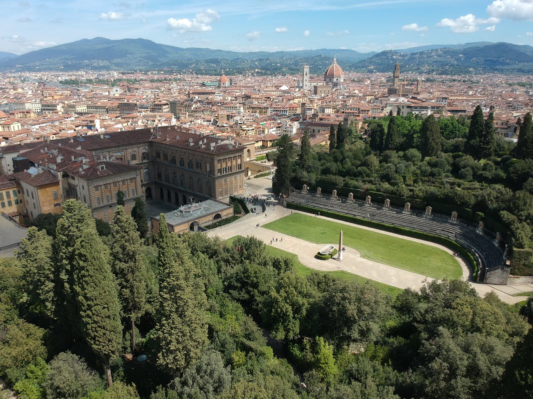 School groups in Boboli gardens School groups in Boboli gardens