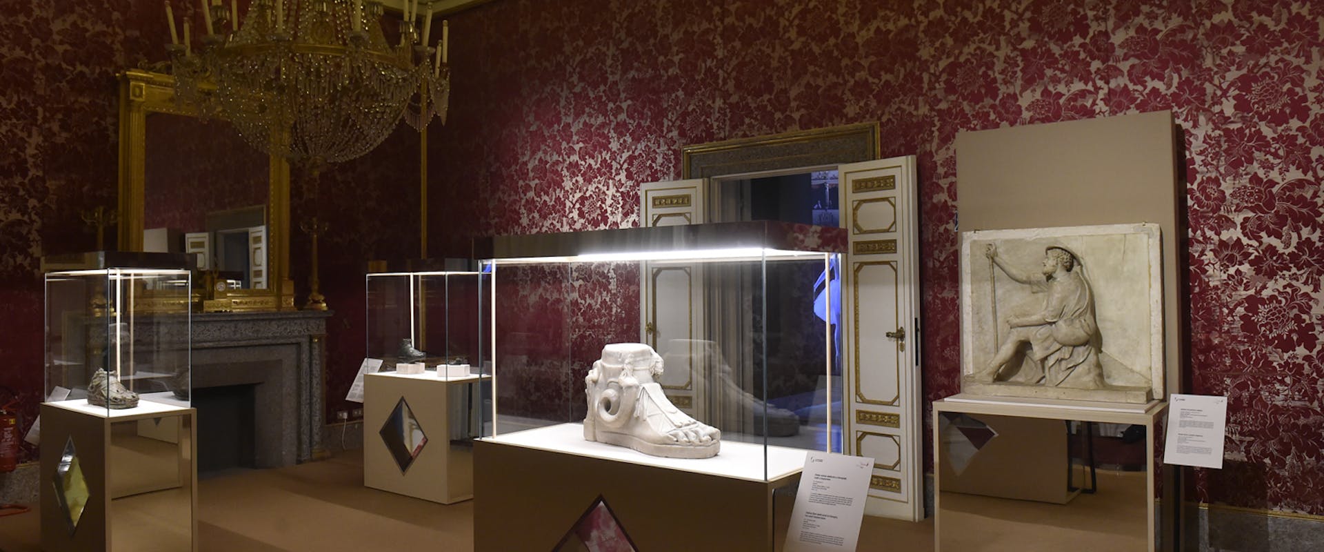 Ad agosto visite guidate gratuite alla mostra "Ai piedi degli dei" Ad agosto visite guidate gratuite alla mostra "Ai piedi degli dei"