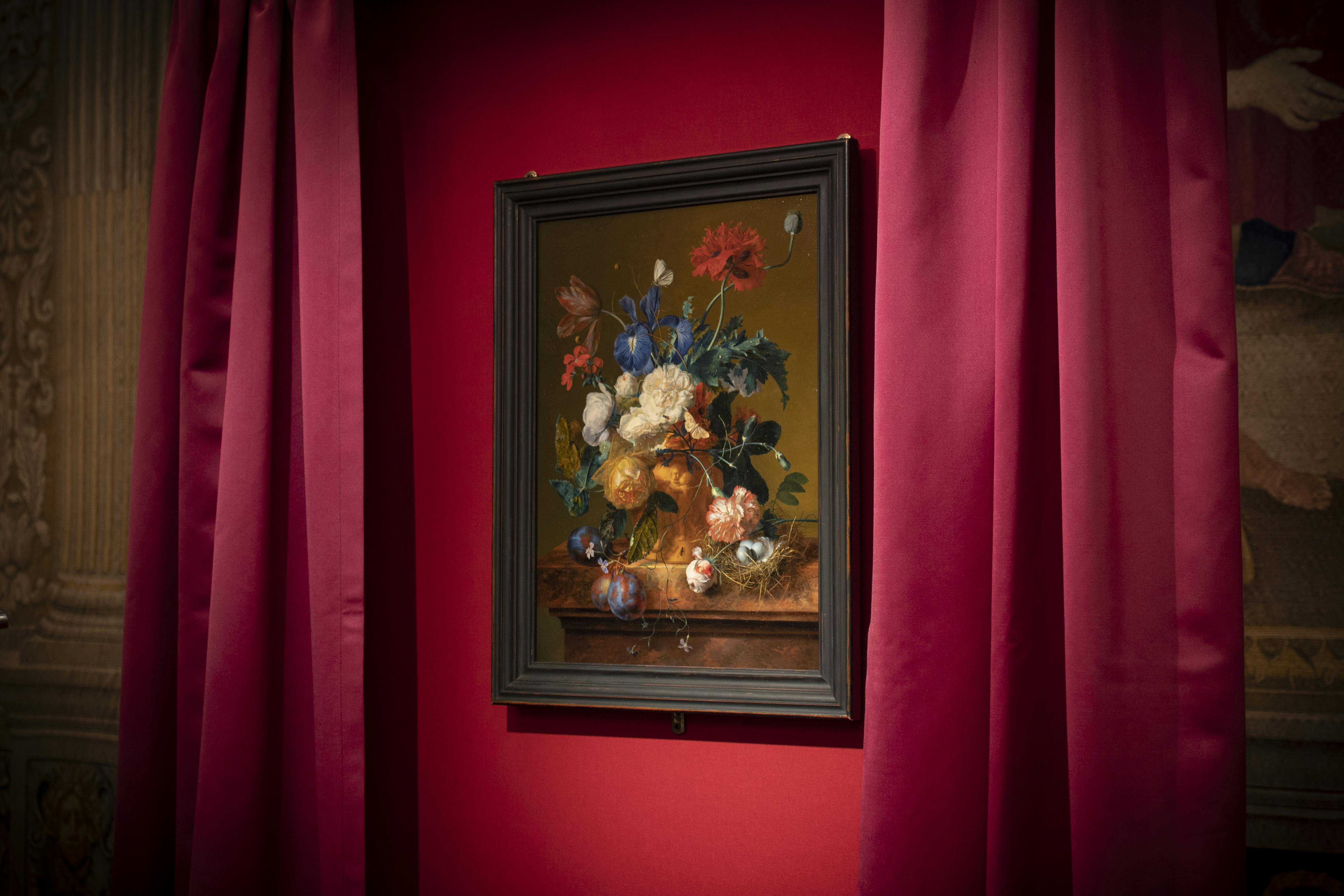 "The Flower Vase" by Jan van Huysum has returned to Pitti Palace!