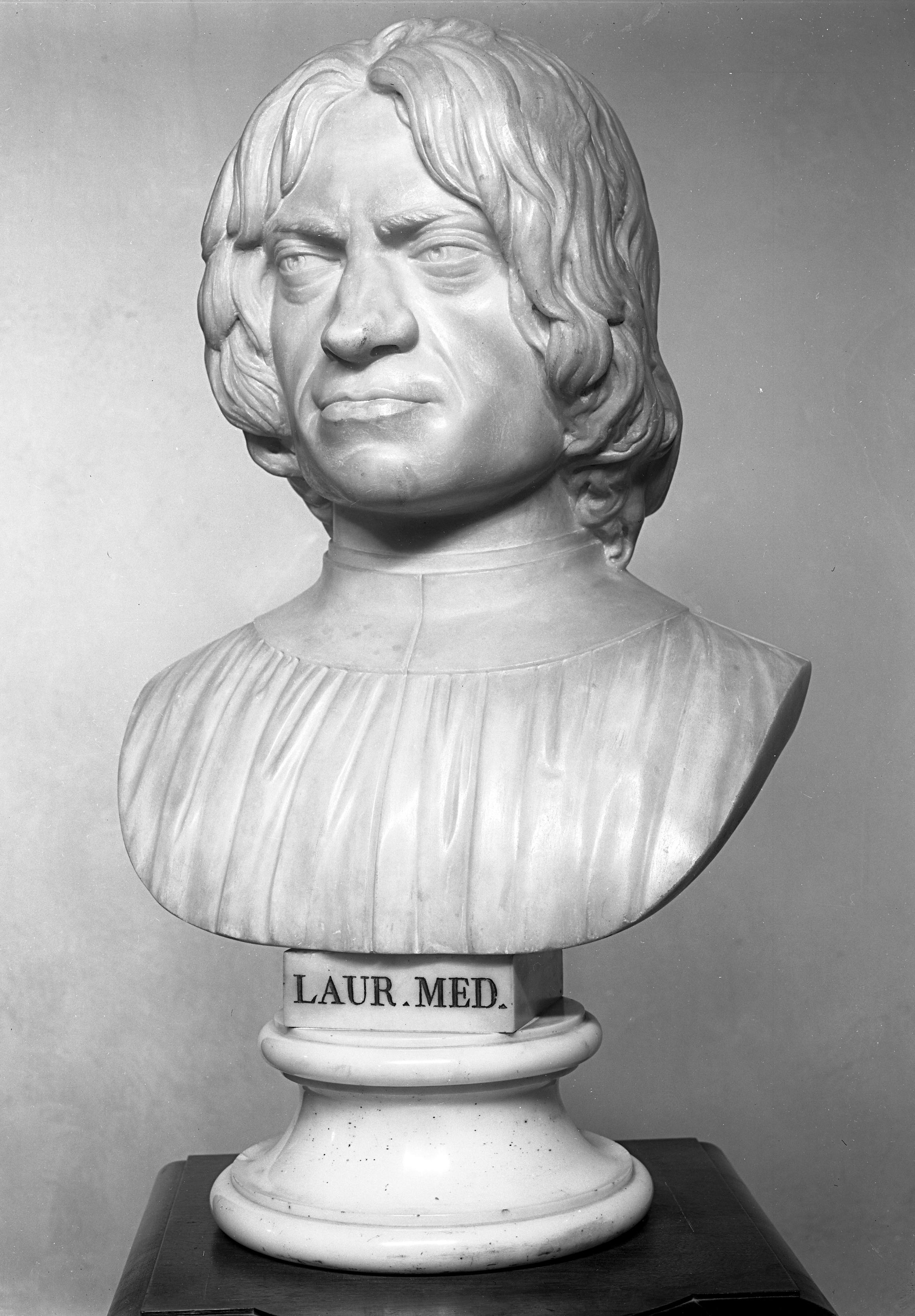 The forgotten Grand Duke. The series of Medici-Lorraine busts and their commendation in the so-called Antiricetto of the Gallery of Statues and Paintings