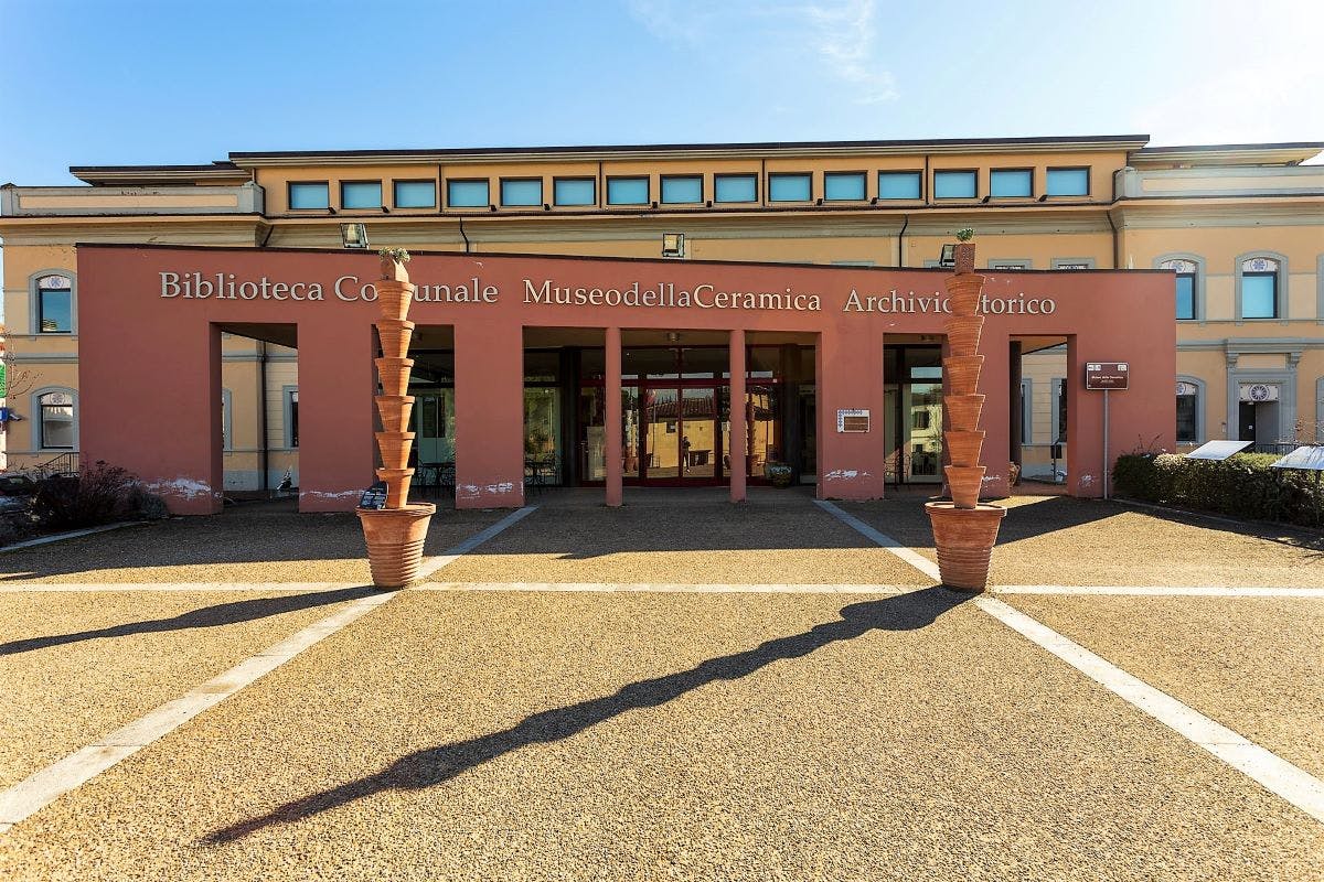 Foto dell'entrata del Museo della Ceramica di Montelupo
