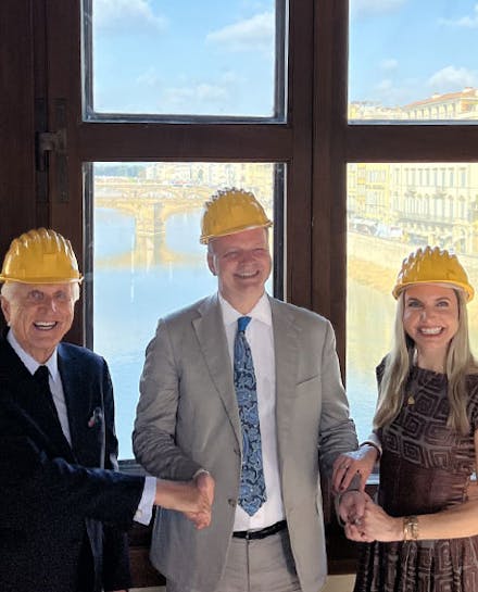 Direttore Schmidt e donatori nel Corridoio Vasariano
