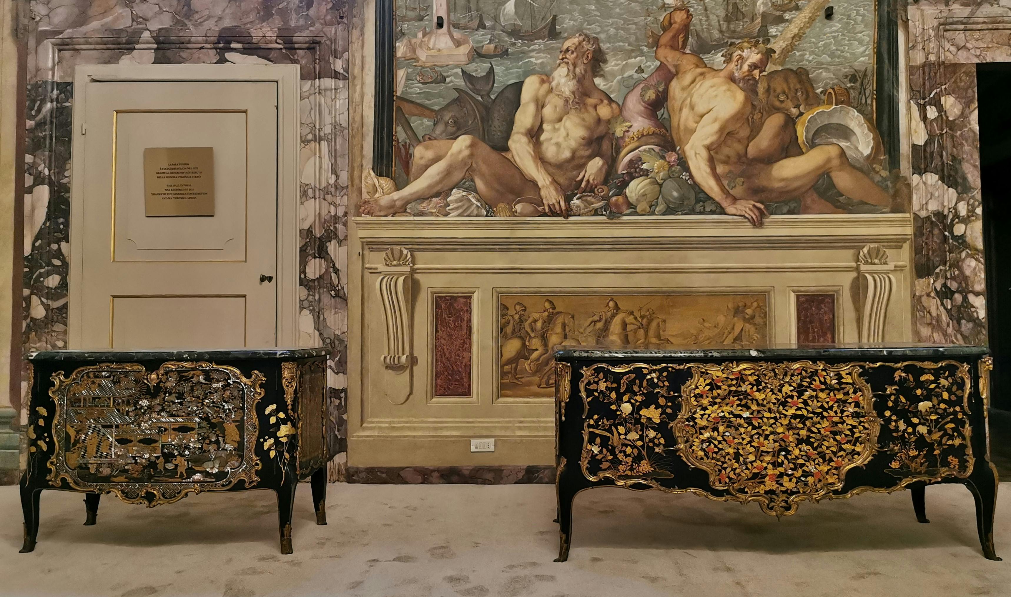 Cassettoni Luigi XV con pannelli laccati giapponesi, metà XVIII sec., Palazzo Pitti