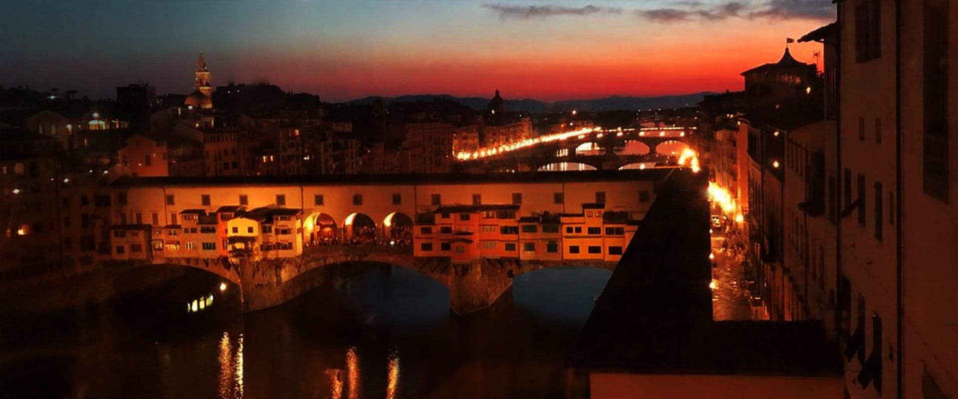 Ponte Vecchio e Vasariano in notturna