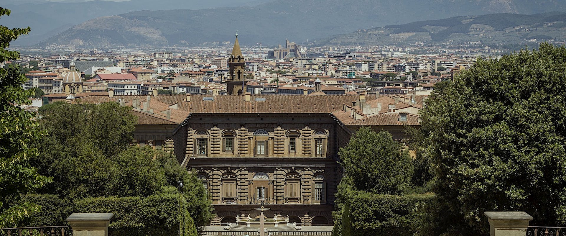 Palazzo Pitti e Firenze visti dalla collina di Boboli