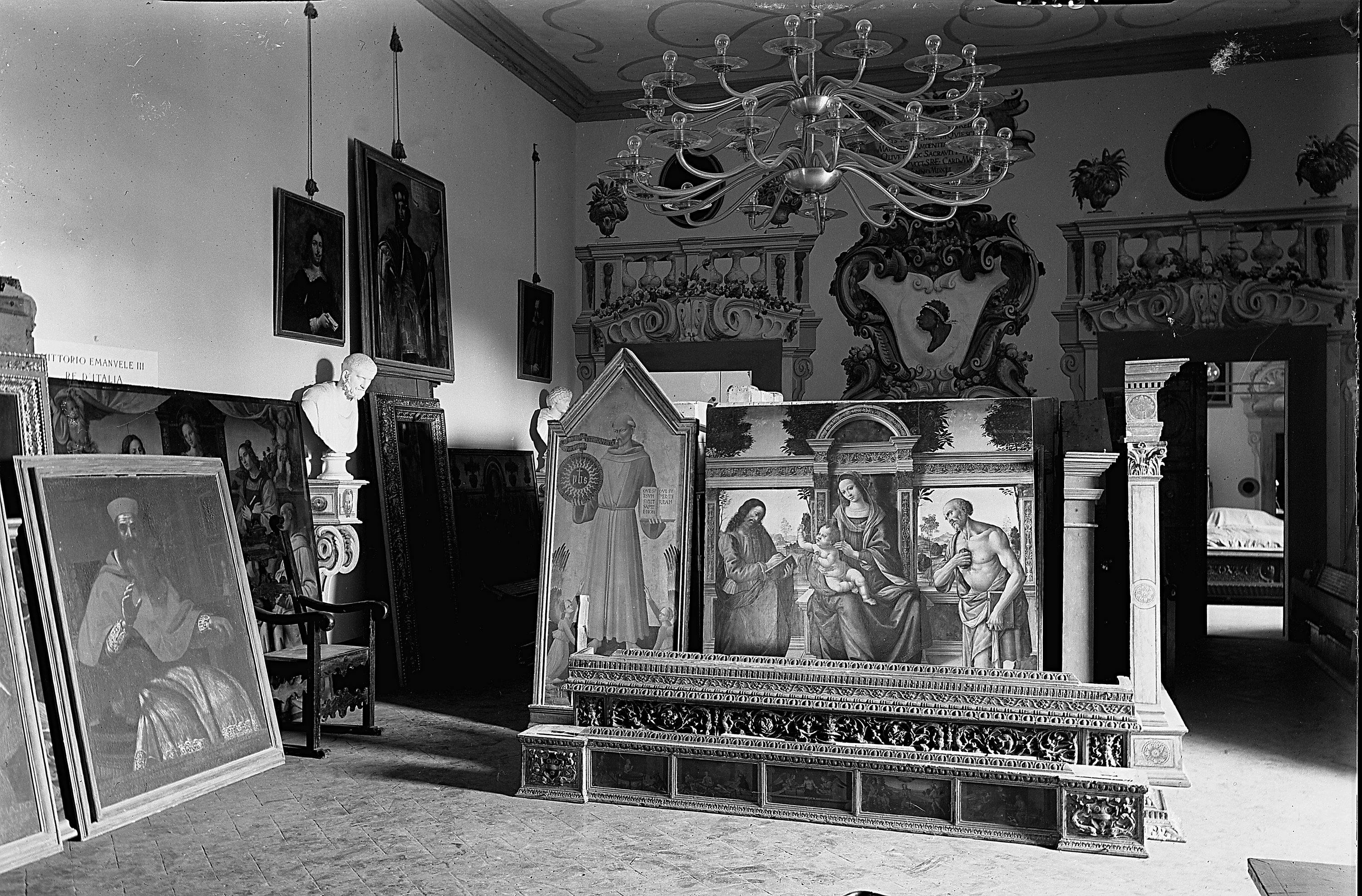Deposito delle opere d'arte delle RR. Gallerie di Firenze. Castelfiorentino, Oliveto, Villa Guicciardini - Danni di guerra