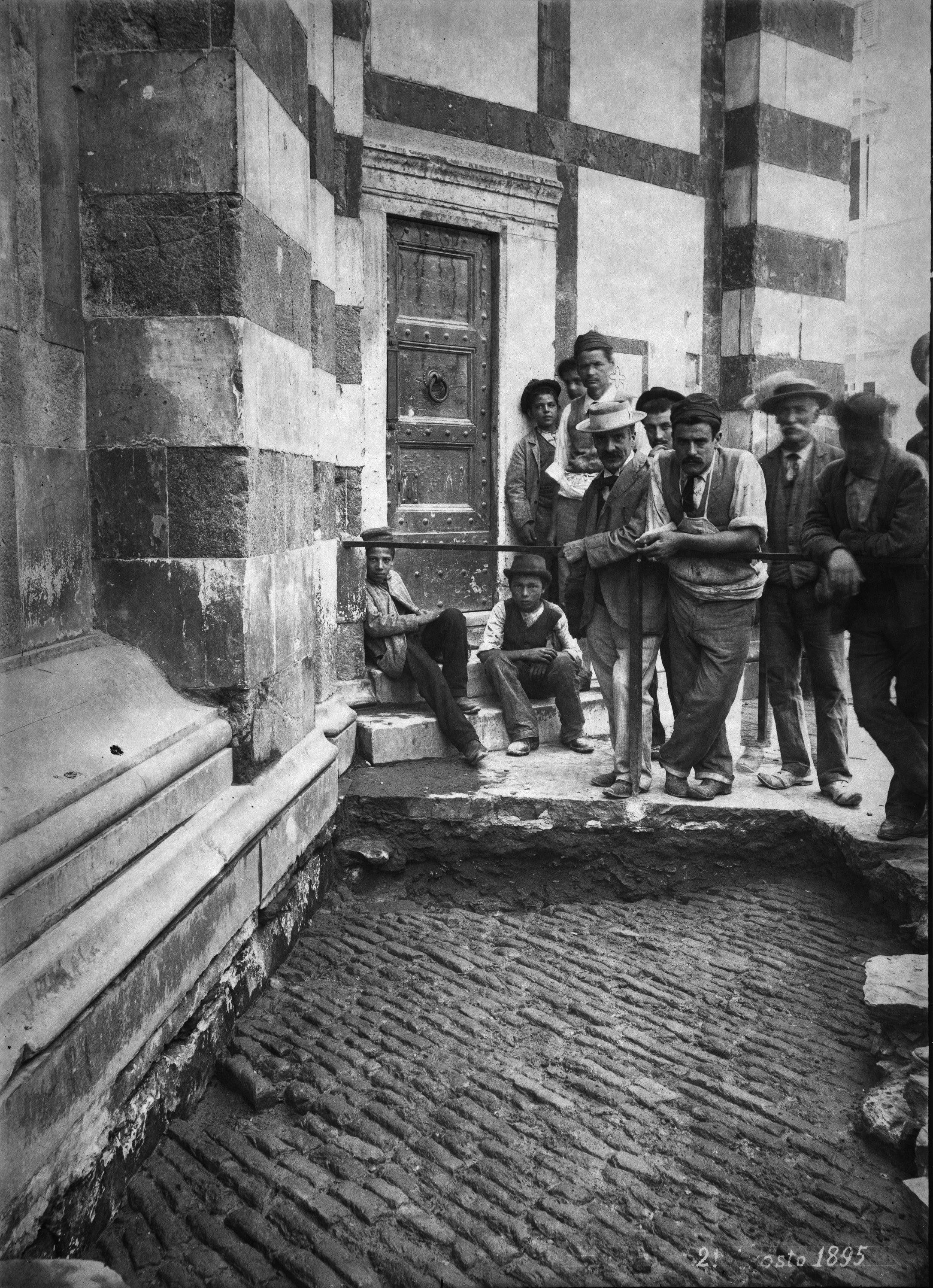 Firenze, pavimentazione di epoca romana in piazza Duomo - Risanamento
