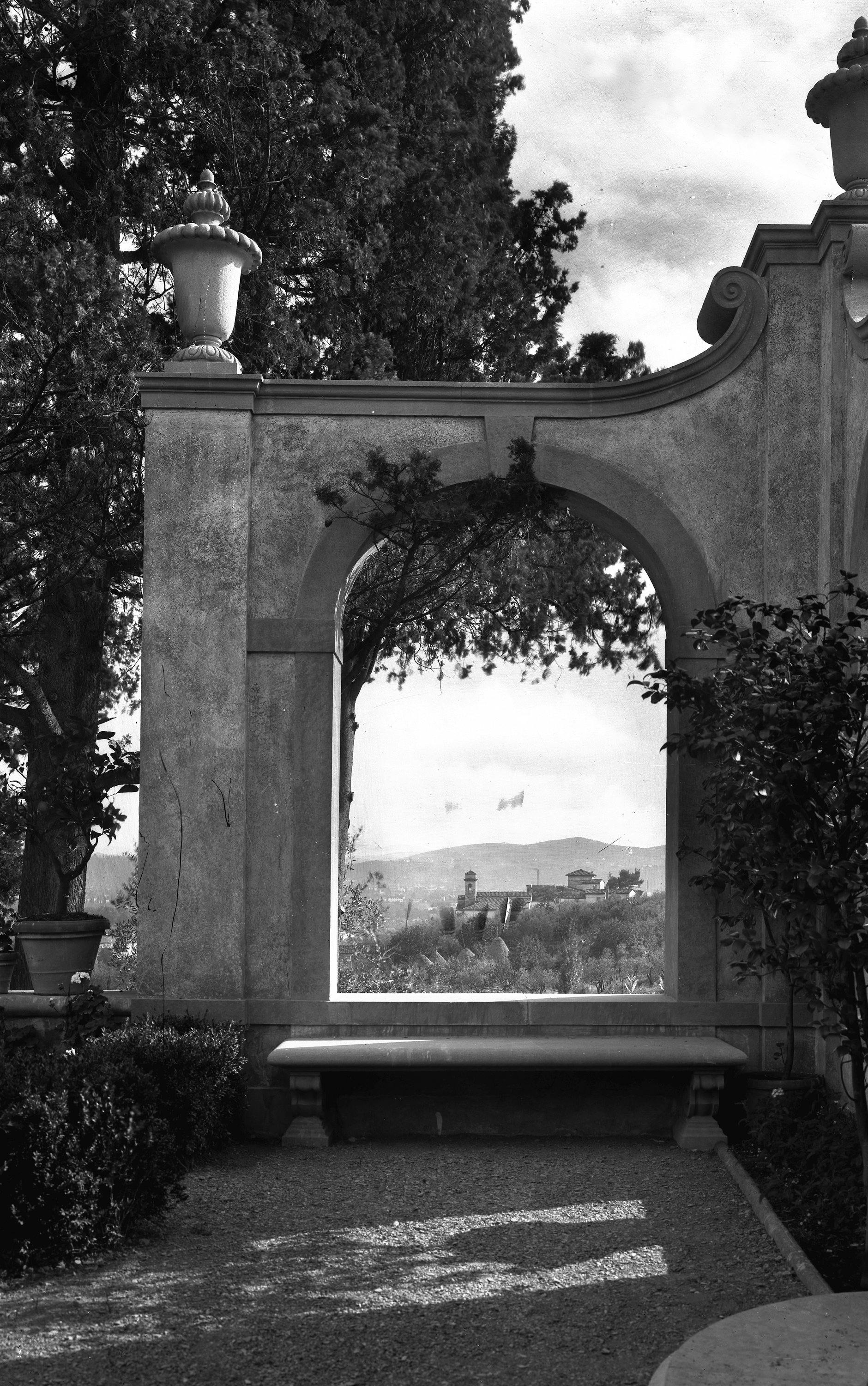 Veduta dalla terrazza della Villa I Tatti (Firenze, 1916)