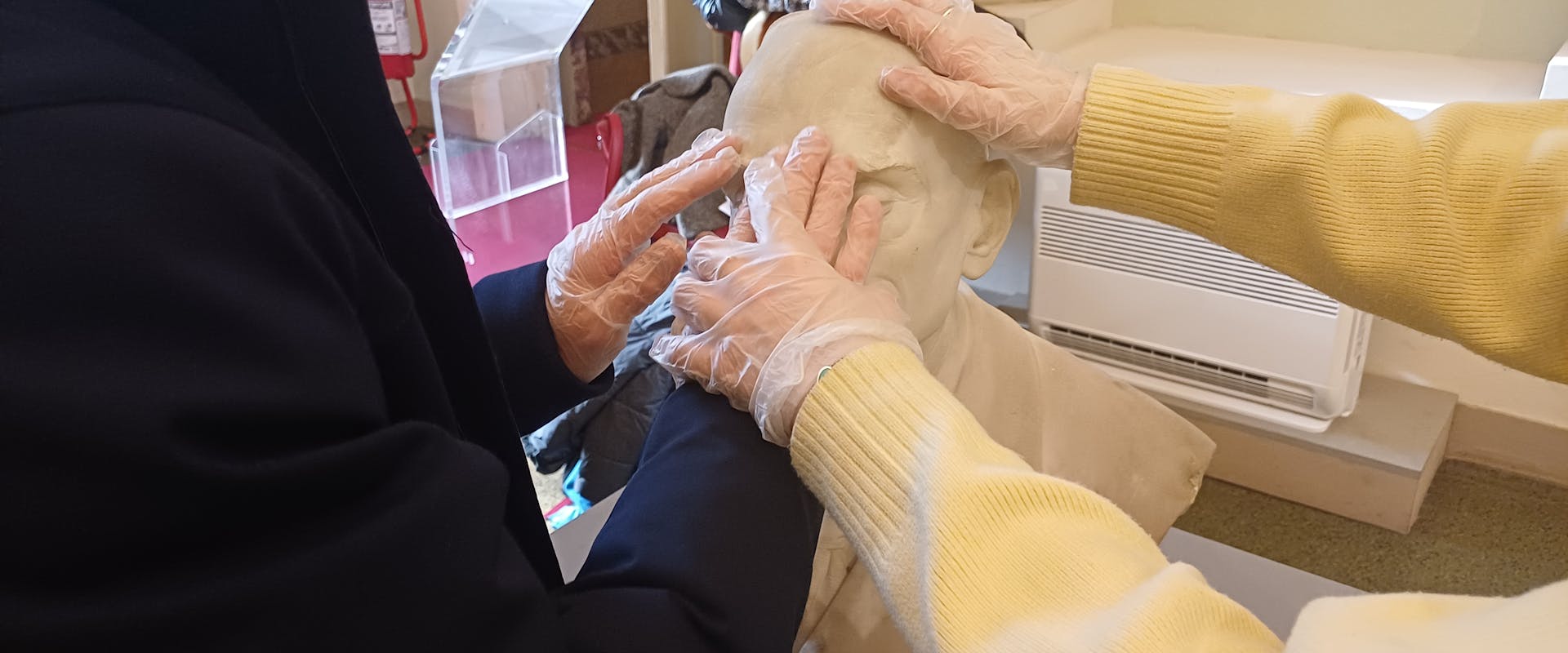 Donatello Gabbrielli, Ritratto di Odoardo Hiller Giglioli, ante 1955, marmo Donatello Gabbrielli, Ritratto di Odoardo Hiller Giglioli, ante 1955, marmo, cm, altezza: 52, larghezza: 36,5, profondità: 30