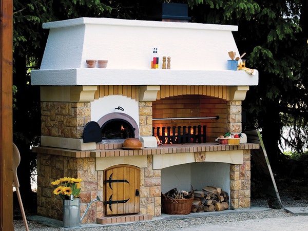 Vrtni kamin s krušno pečjo