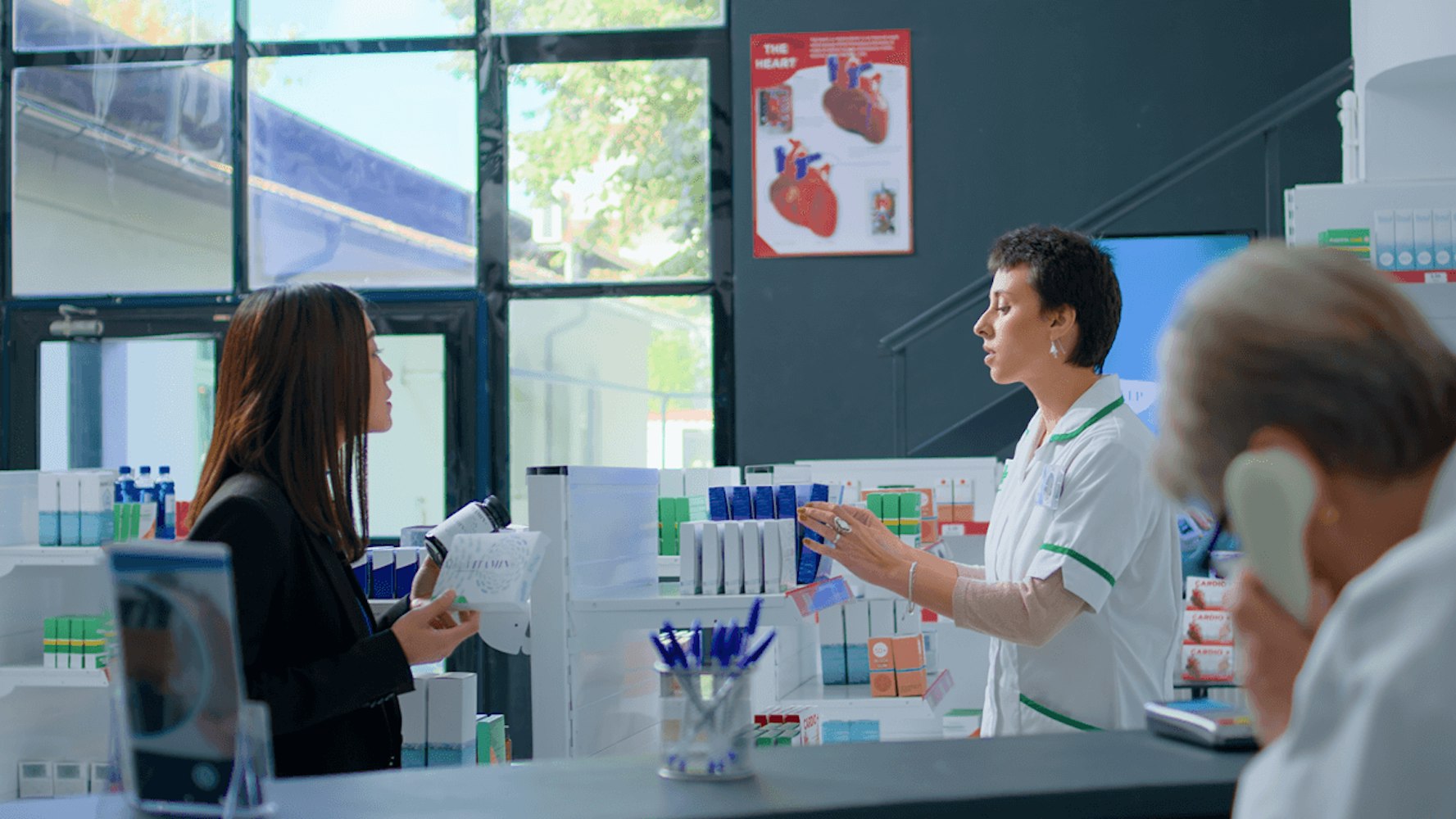 Cover Image for Building Trust in Pharma Networks: The Role of Transparent and Direct Connections