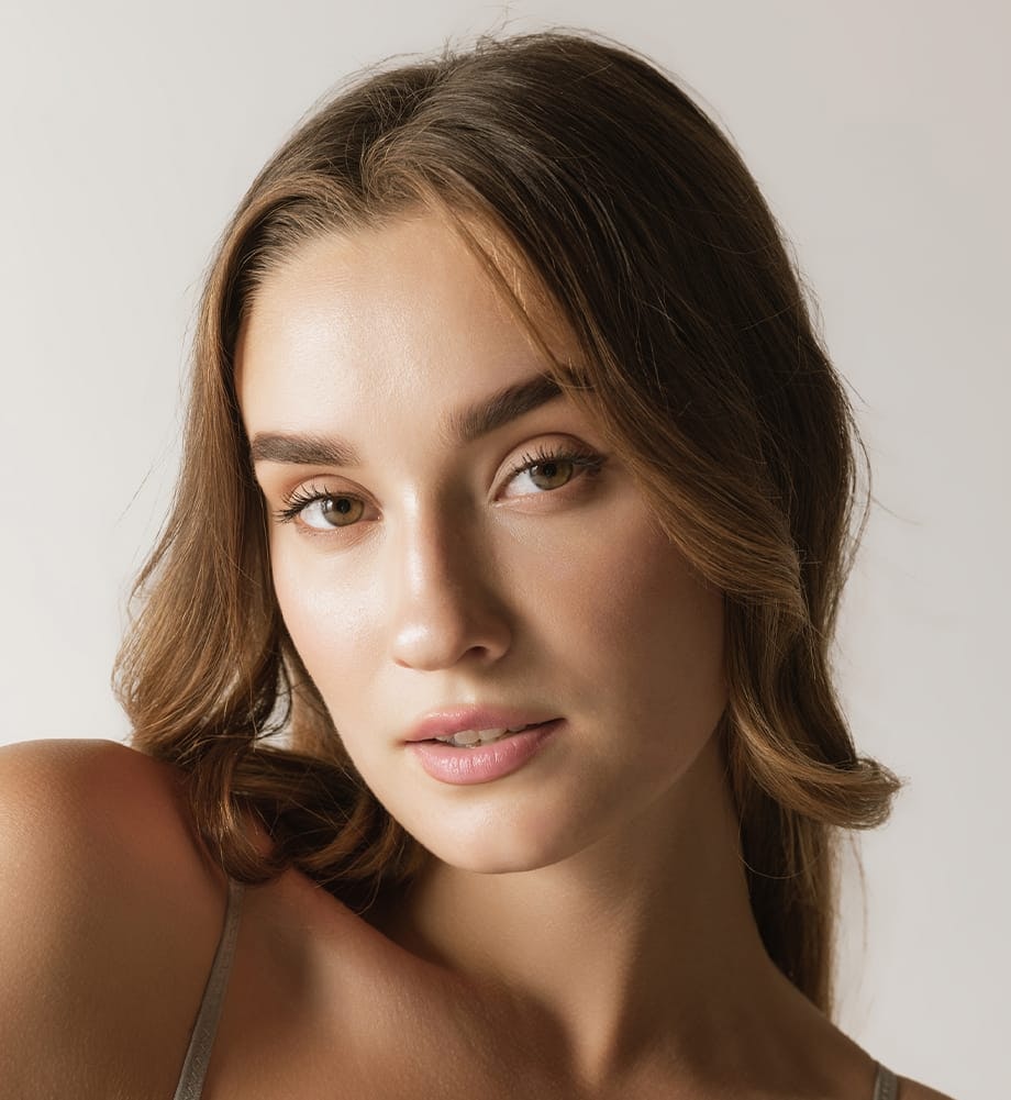 Woman with brunette hair