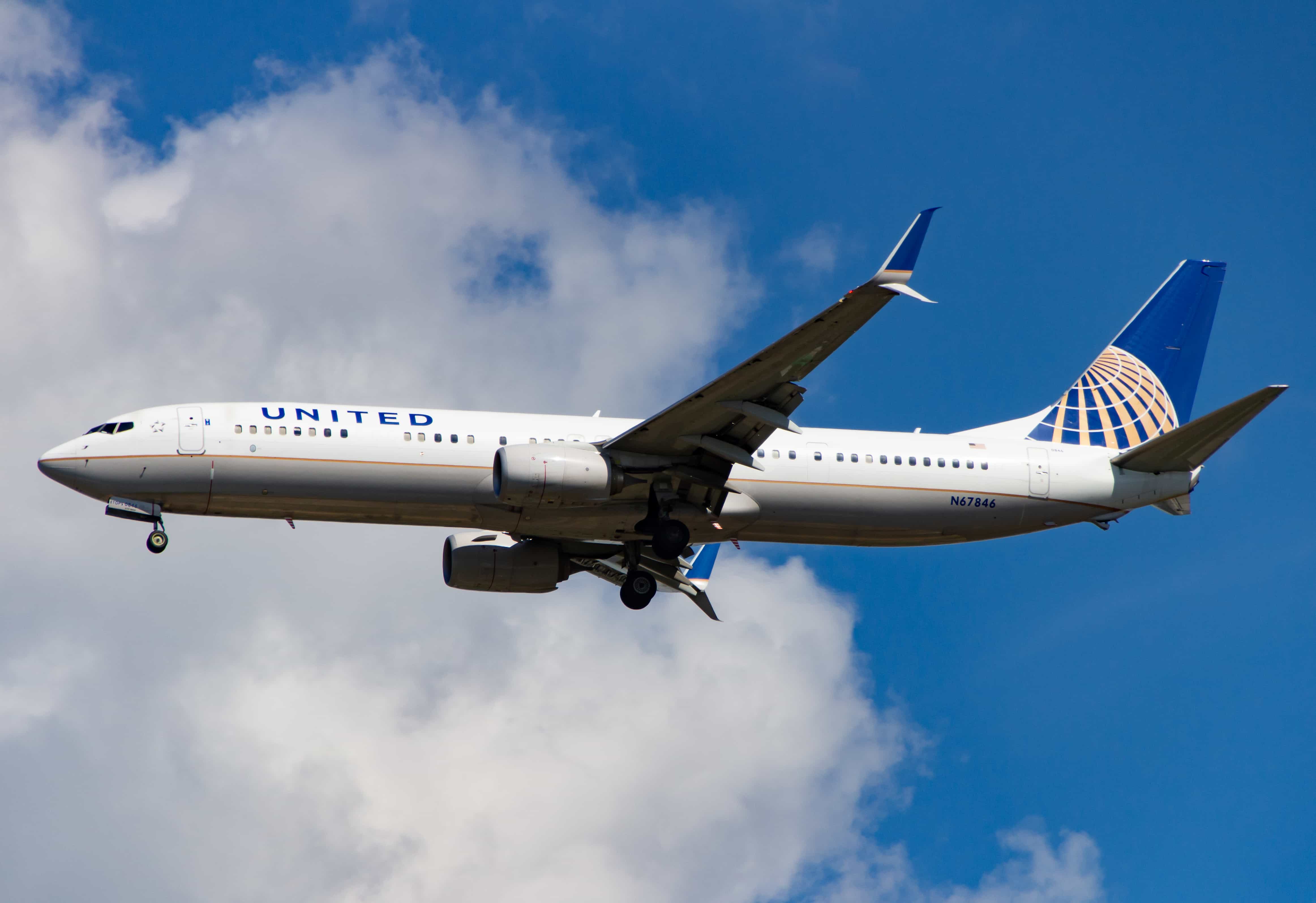 Boeing 737900ER vs Boeing 777300ER Comparison WebFlite